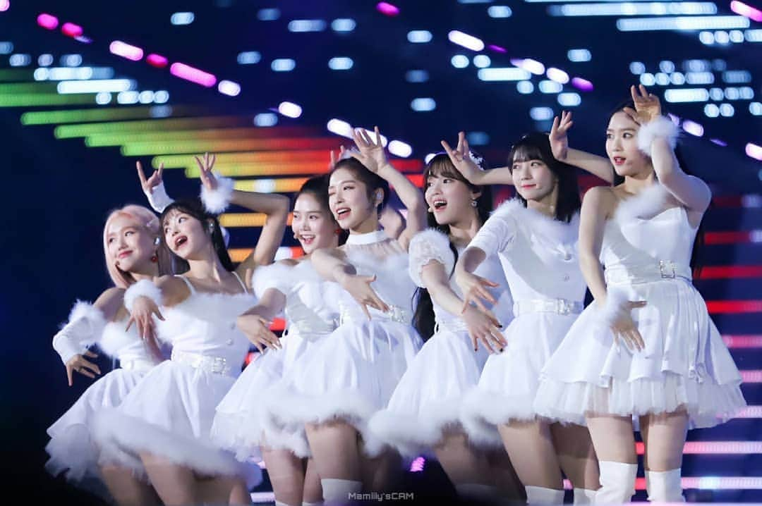 ジホさんのインスタグラム写真 - (ジホInstagram)「Oh My Girl - SBS Gayo Daejun 191225 - 오마이걸 - 가요대전 ~ Jiho ~ 지호 (© to owner) . Happy new year, miracles! 🎊🎉😙💕 .  #jiho #kimjiho #hyojung #mimi #yooa #seunghee #binnie #arin #ohmygirl #omg #wment #miracle #지호 #김지호 #효정 #미미 #유아 #승희 #비니 #아린 #미라클 #오마이걸」1月1日 1時10分 - ohmyjiho_daily