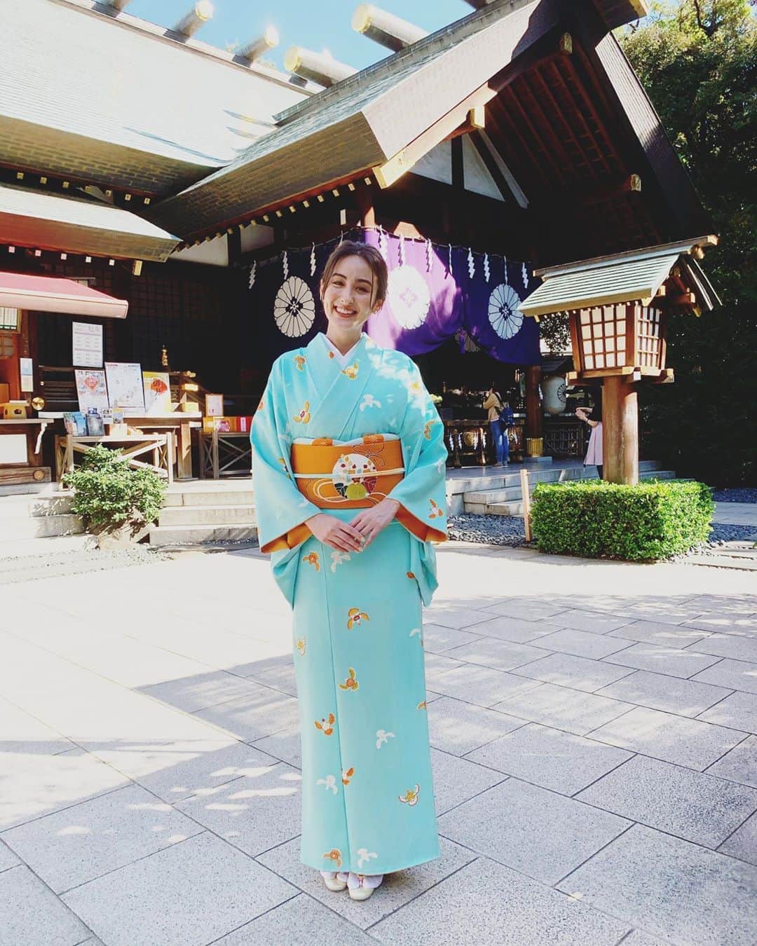 オードリー亜谷香のインスタグラム：「明けましておめでとうございます！🎉✨2020 here I come!」