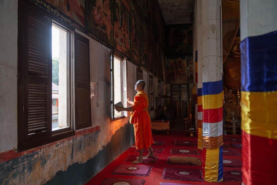 Shunsuke Miyatakeのインスタグラム：「Live in the light / SiemReap, Cambodia」