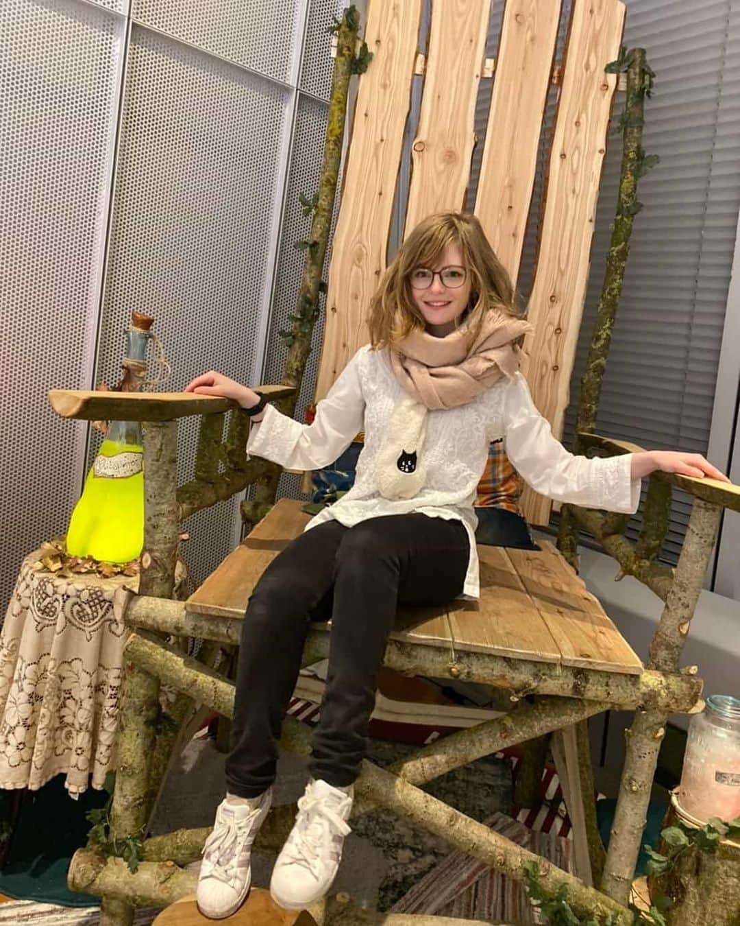 Ella Freyaのインスタグラム：「This year, so many hardships. Many lessons learnt and I'm sure there's more to come. For the next year I hope to share love and good times with genuine people ❤️ because friends are true happiness.」