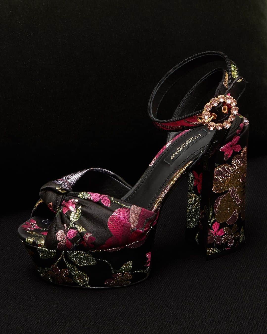 のインスタグラム：「Slip on your dancing shoes — like these floral @dolcegabbana platforms — because it's #NewYearsEve! See you in 2020! 🎉🥂💫 #THEOUTNET  Shop all your favorite #DolceGabbana looks, just visit #linkinbio 👆」