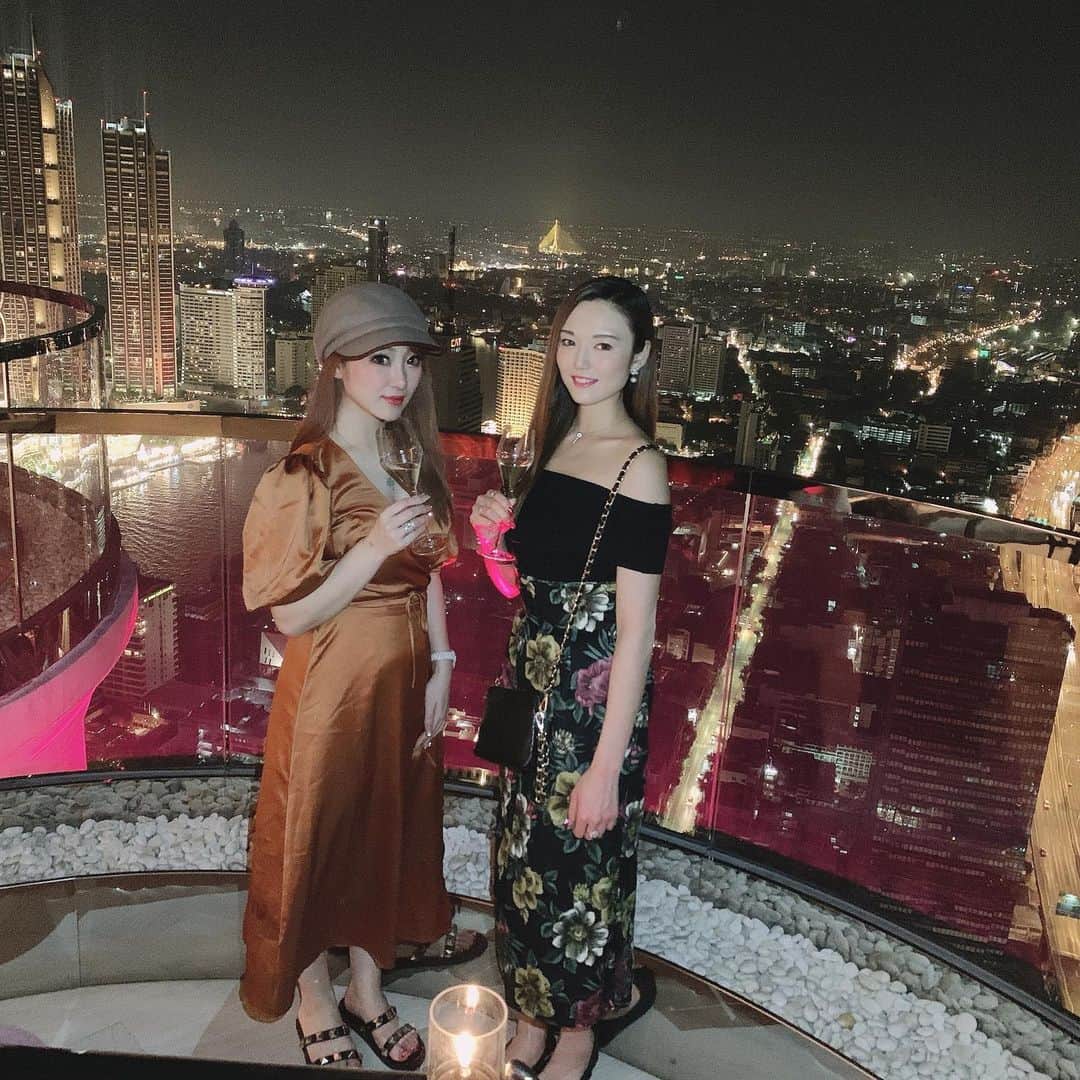 麻生唯のインスタグラム：「亲爱的朋友们 新年快乐😘 希望你们的2020年更好的一年♡  from曼谷的天空下的唯唯💛  明けましておめでとう♡ 今年もよろしくお願いします💖 2020年、より一層いい年になりますように🥰  バンコクの空から✨Yui」