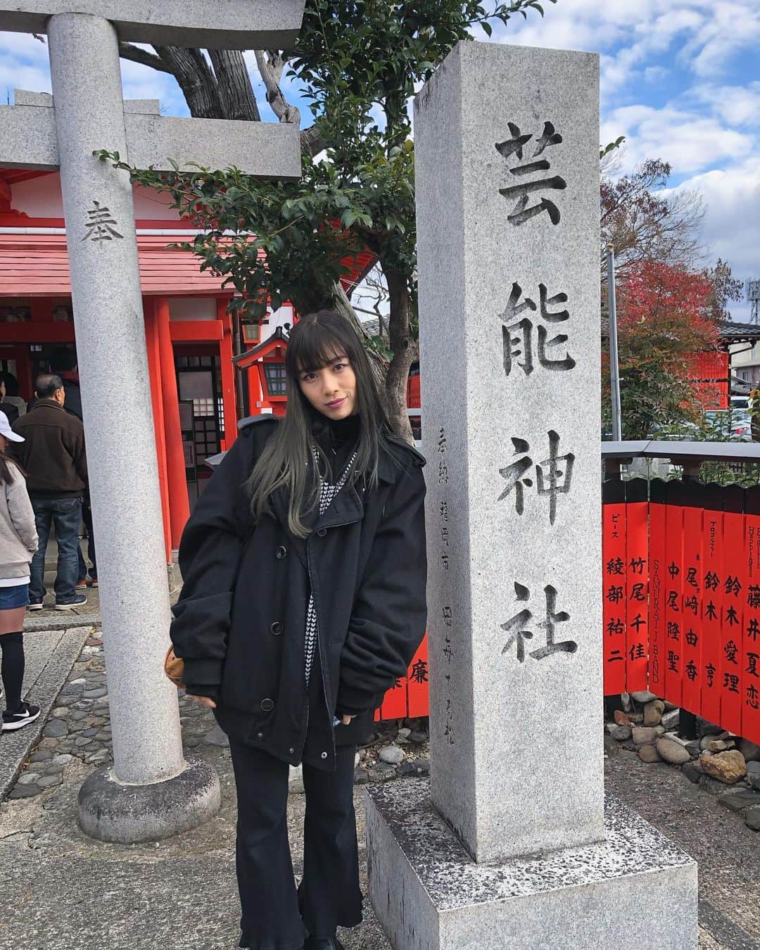 honoka のインスタグラム：「今年も車折神社に初詣行ってきました⛩✨﻿ おみくじはチュウ吉でした🐭❤️笑﻿ ねずみ年やし縁起が良いはず。﻿ 誰かつっこんで。笑笑」