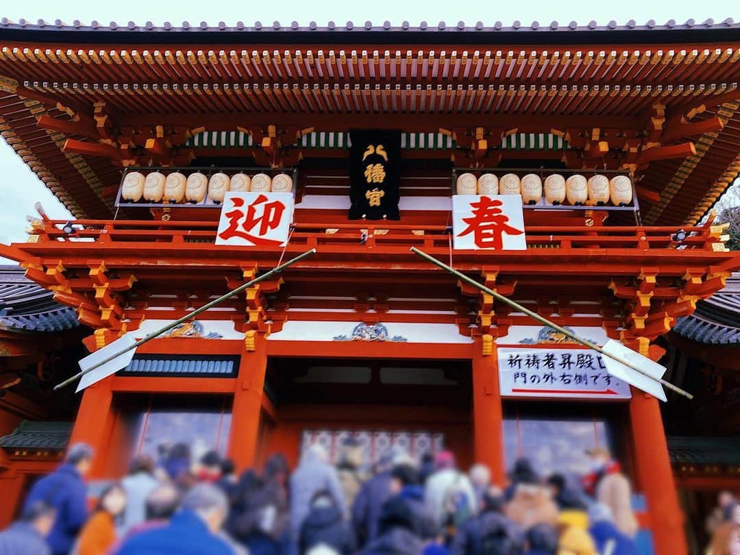 鈴木芳奈のインスタグラム：「‪年が明けて、早速初詣行ってきたよ⛩ 今年は前厄らしいのでちゃんと御祈祷してもらいましたっ‬ ‪前厄なんか感じないくらい希望に満ち溢れてますw‬ ‪天気もいいし、2020年🐭楽しみだな〜☀︎ #初詣 #子年 #前厄 らしい #気にしない 笑 #写真を撮るのが好きなので今年は色んな景色撮ろうっ」