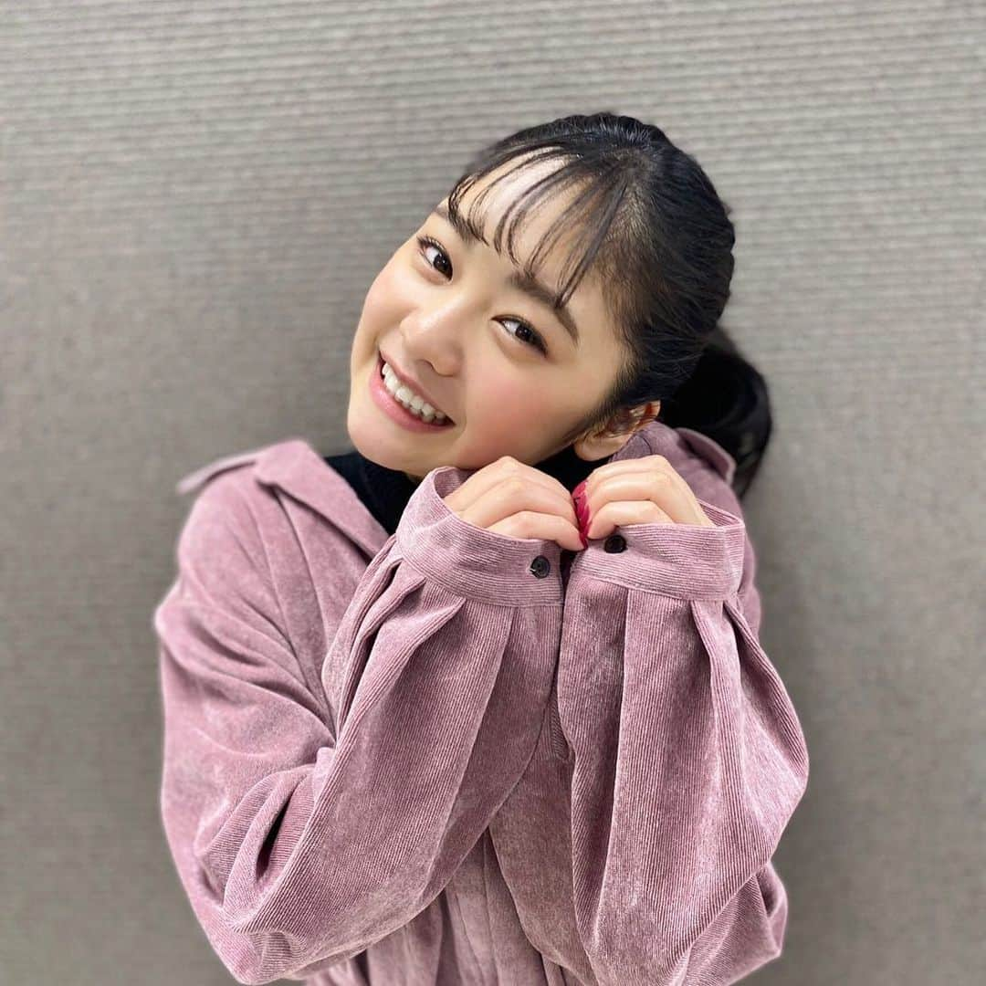 吉柳咲良さんのインスタグラム写真 - (吉柳咲良Instagram)「あけましておめでとうございます！ あっという間に2019年が終わってしまいましたね…！ 色々な方に支えて頂きながらですが、昨年は特に沢山の事に挑戦できた年でした。沢山の人に出会い、学び、そして成長できたなと実感しています。 とても充実し、幸せを感じた1年でした。 そしてそれら全ては、応援してくださる全ての方々、お仕事に関わる皆様、家族、友達。沢山の方々のおかげです。本当にありがとうございます。  今年、私は高校生になります。パワーアップした吉柳咲良を皆様にお見せできる様、日々努力していきます。 これからも応援よろしくお願い致します！！ sakura🐰🍒 #あけましておめでとうございます🎍 #今年もよろしくお願いします🙇  #吉柳咲良 ＃kiryusakura #2020年」1月1日 13時20分 - kiryusakura_official