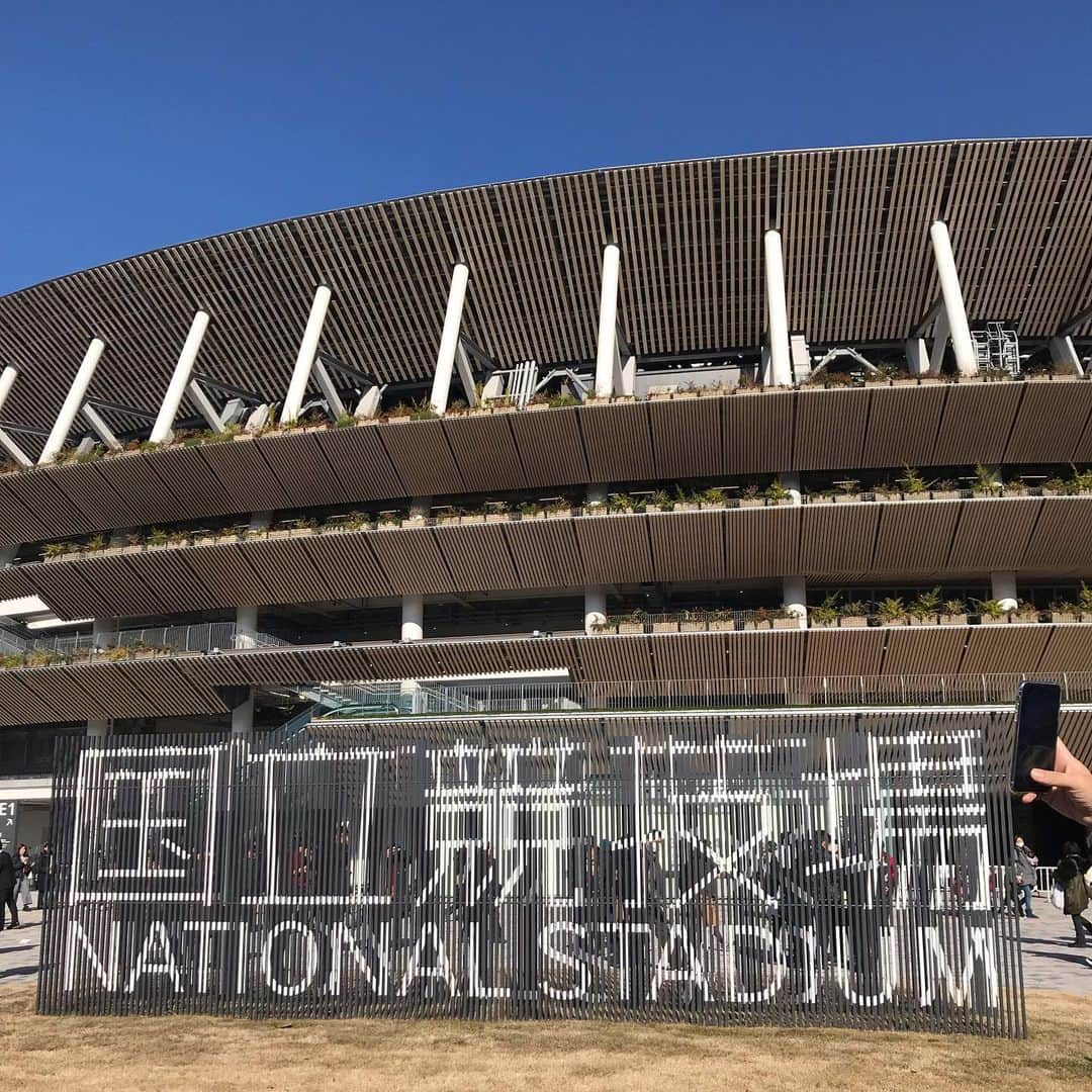 大川佑のインスタグラム：「あけましておめでとうございます。 #天皇杯決勝 #新国立競技場」