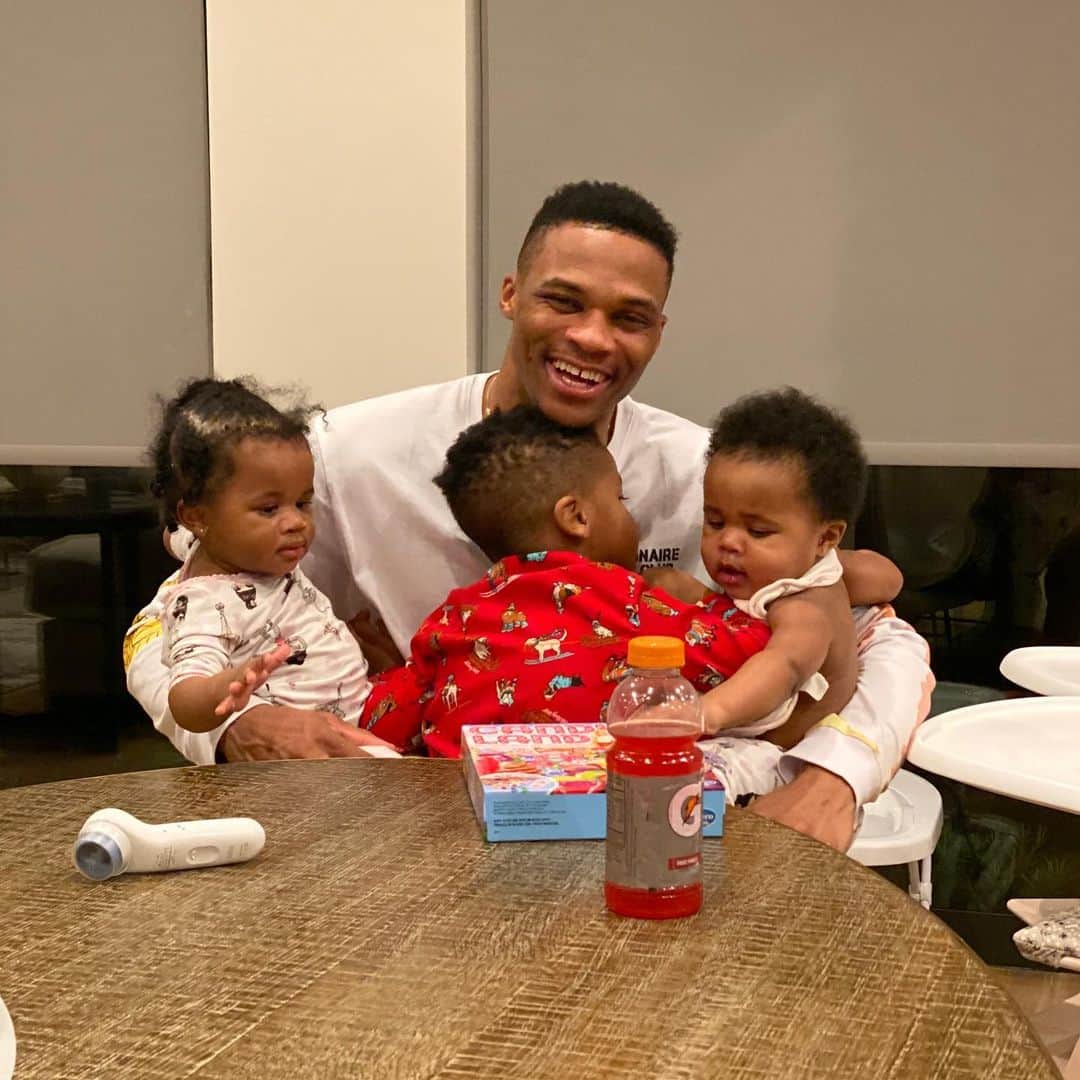 ラッセル・ウェストブルックのインスタグラム：「✌🏾2019!!! GOD got the wheel in 2020! WATCH GOD!!! #whynot」