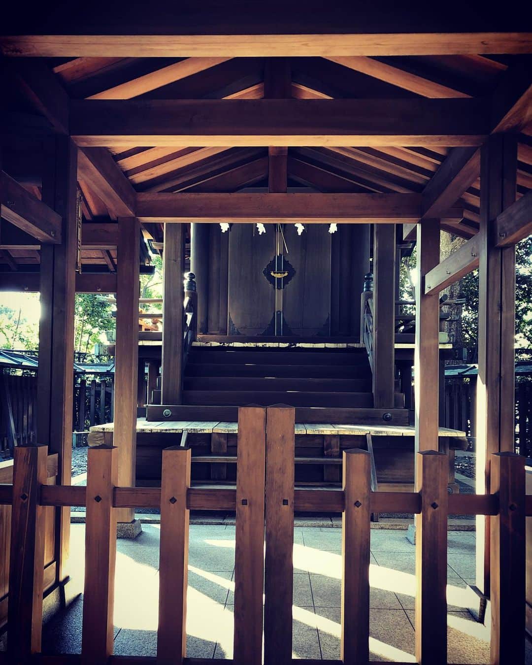 北原徹さんのインスタグラム写真 - (北原徹Instagram)「校内に神殿がある大学。　#凛とした空間 #初詣 #歳旦祭 #ぼくと関わるすべての人に幸福がありますように #kokugakuinuniversity #國學院大學」1月1日 14時21分 - torukitahara