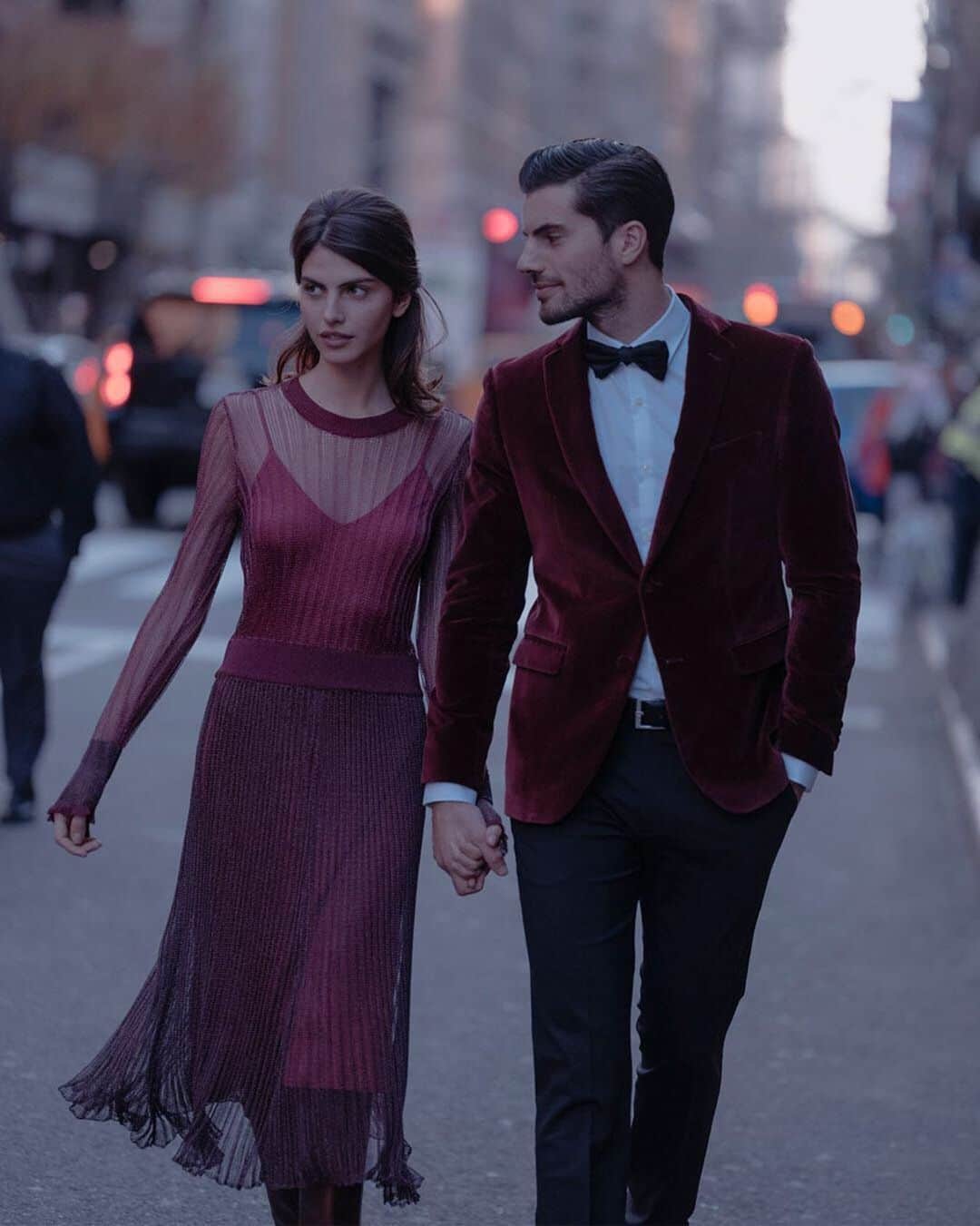 のインスタグラム：「One last coordinating lewk to close out 2019 😉❤️ How are you celebrating #NYE? 📷: @kat_in_nyc . . . . . . . #OOTN #CoupleGoals #Menswear #Glam #Sparkly #IGStyle #StyleGoals #InstaStyle #Stylegram #StyleInspo #Fashion #Style #WinterStyle #WinterFashion #Bloomingdales」