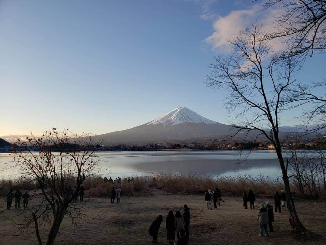 のインスタグラム：「まもなく初日の出🆕🗻🌄」