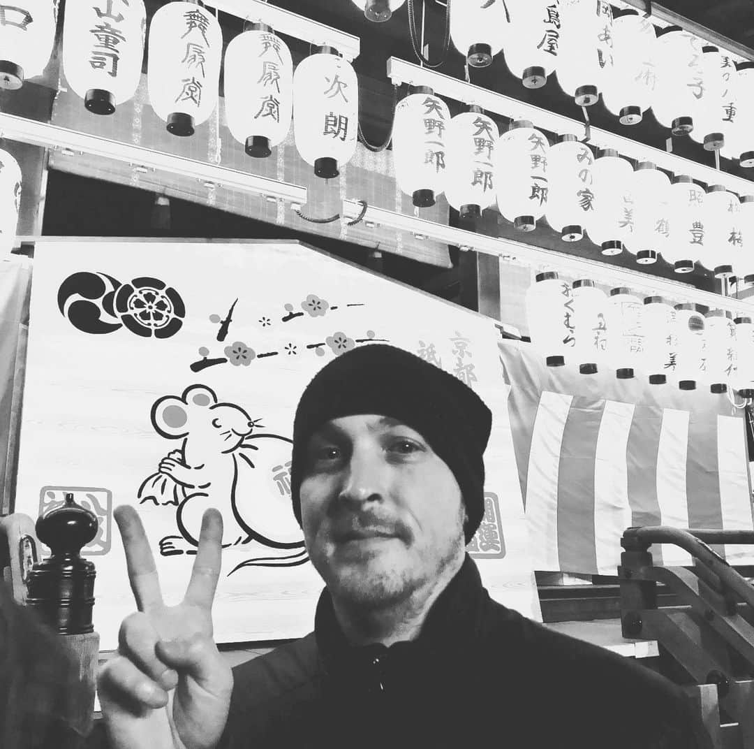 のインスタグラム：「Happy new year, everyone! Thank you for all of the love you have shown me these last few years. It is so overwhelmingly beautiful—I promise it does not go unnoticed. ❤️」