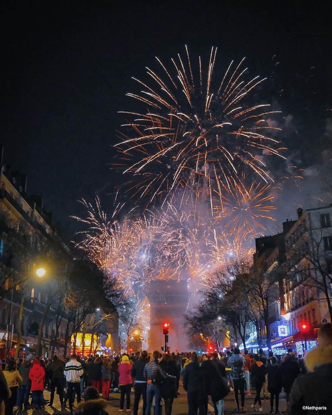 nathparisのインスタグラム：「Happy New Year #2020 ✨🎉✨#paris」