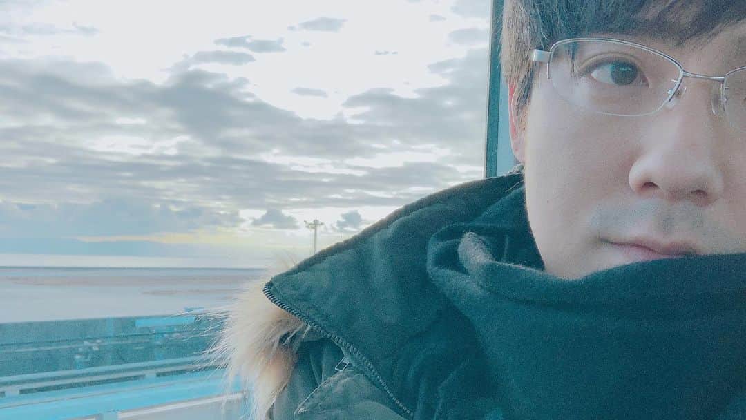 長田成哉のインスタグラム：「改めまして。 明けましておめでとうございます。 昨年は「科捜研の女」に凱旋出来たり、「ナダ」という皆さんに愛して頂ける役を演じられたり、災害について思い切り向き合う事が出来た作品など、様々なお仕事をさせて頂き、沢山吸収させて貰いました。 30歳にもなり、今まで積み重ねてきたものと新たな刺激がフィットして、もっともっと質の高いものを表現出来るように、２０２０年もしっかり頑張って行きますので、どうぞ長田成哉を応援、宜しくお願いいたします🤲！」