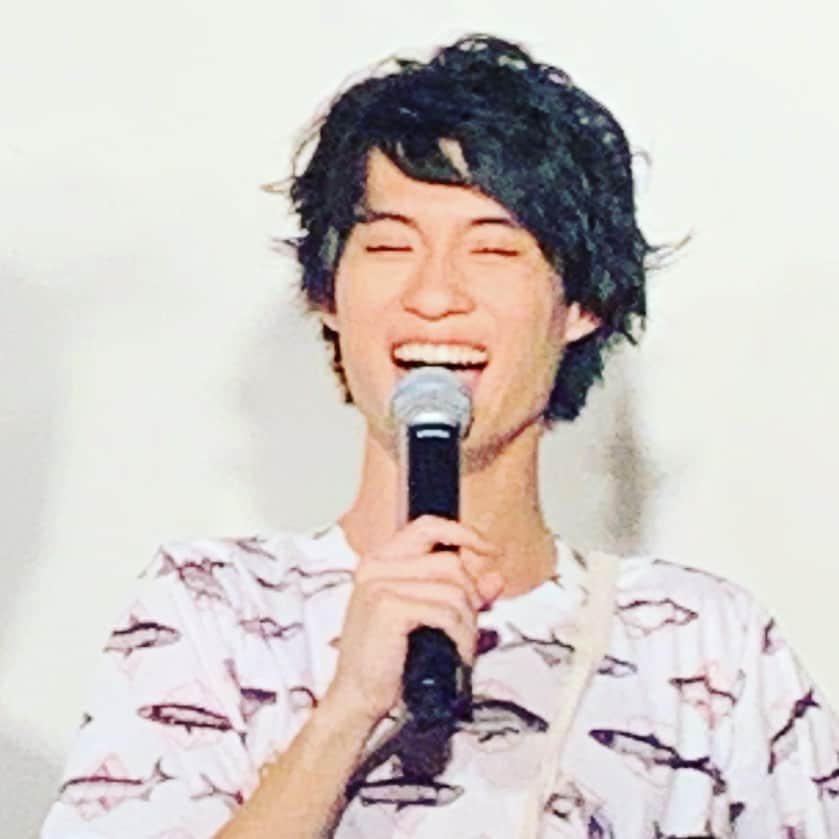 岩義人のインスタグラム：「今年初の おはよしと #岩義人 #岩三歩」