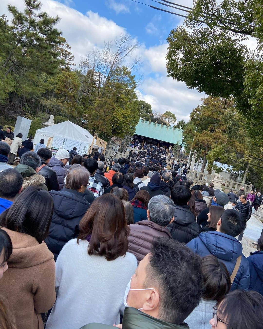 川原星のインスタグラム：「明けましておめでとうございます☀️ 今年もよろしくお願いします🙇‍♂️ #初詣 #末吉」