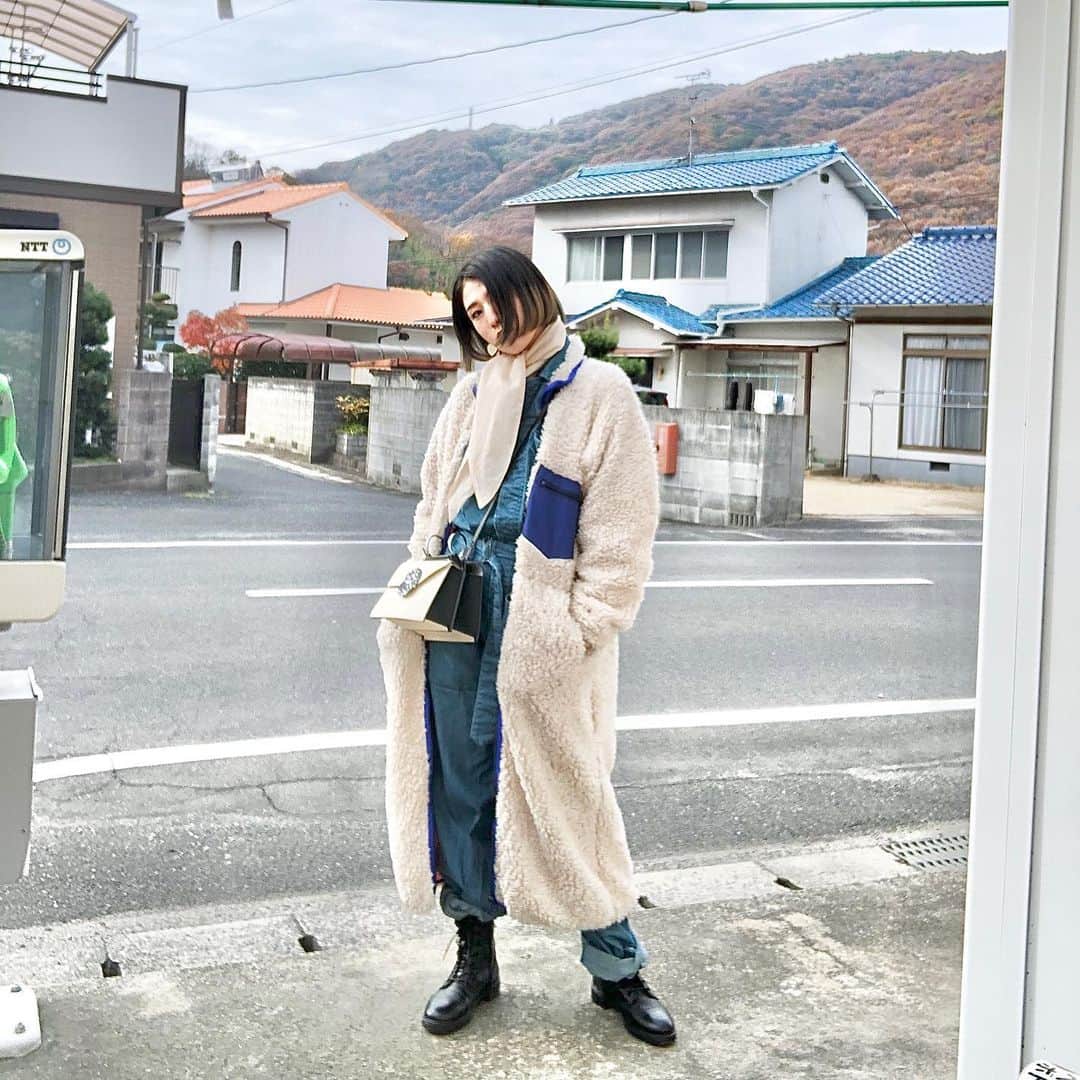 azのインスタグラム：「美少女戦士レイワヤンの一員として活躍する夢であけました。レイワ・ダモンとして負の遺産をラブリーシャワーで流しつつ、ダモンビームで新たな種を撒き散らします。 ・ #美少女戦士 #レイワヤン #レイワダモン」