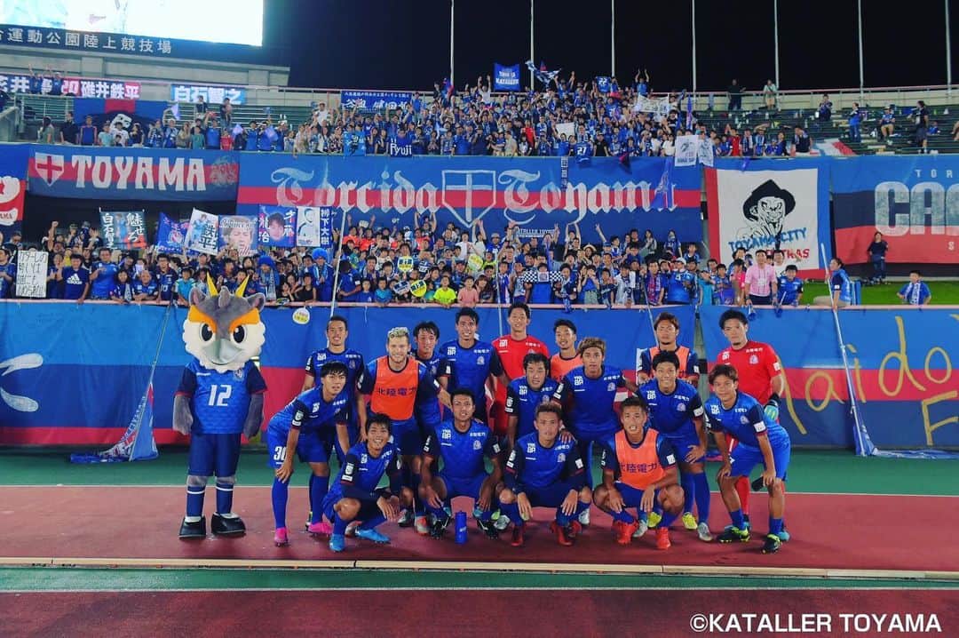 花井聖さんのインスタグラム写真 (花井聖Instagram)「あけましておめでとうございます。今年もよろしくお願いします！ 皆さんにとって