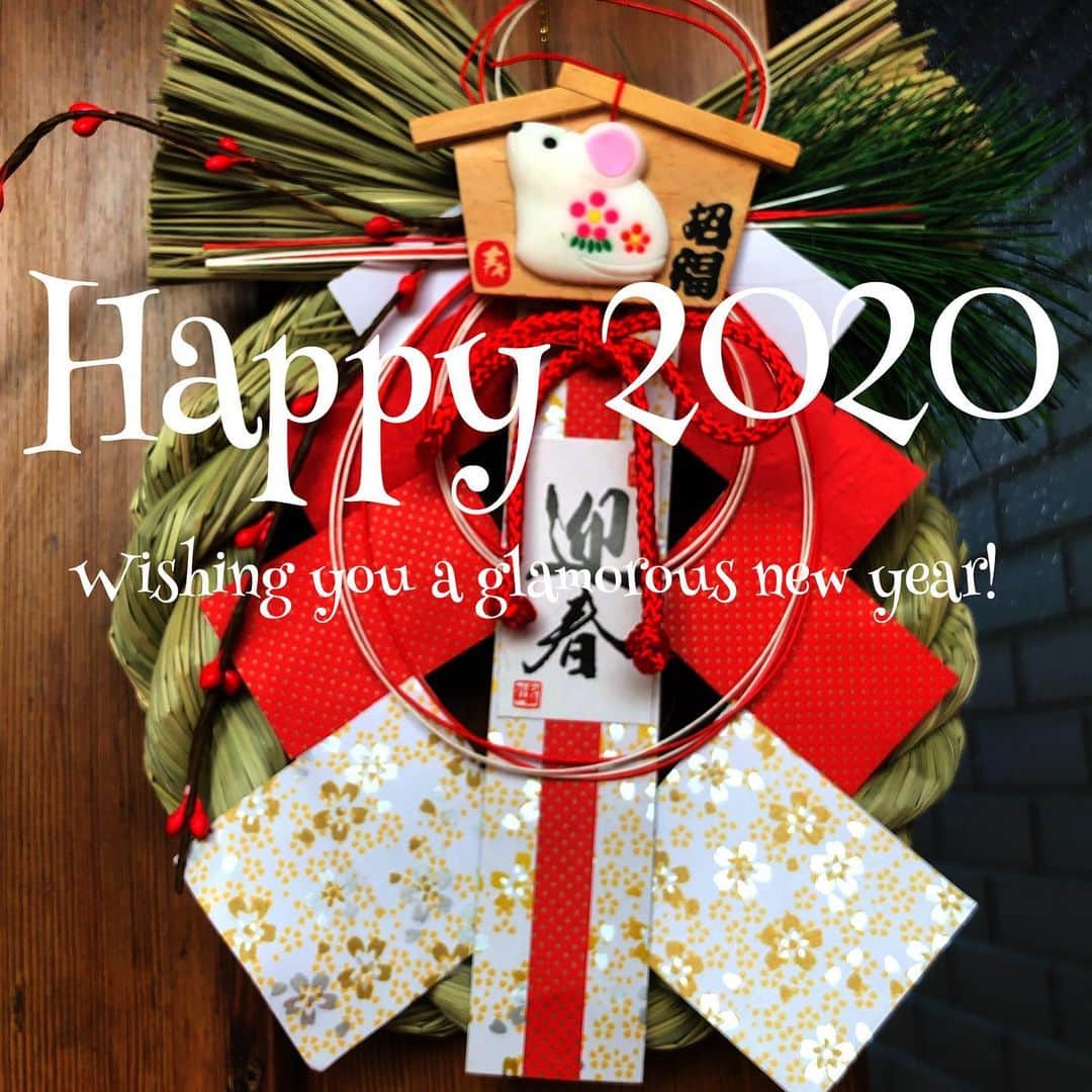 上杉洋史のインスタグラム：「Happy 2020! Wishing you a very glamorous new year! あけましておめでとうございます。本年もよろしくお願いいたします。 #happy2020 #newyear #happynewyear #happynewyear2020」