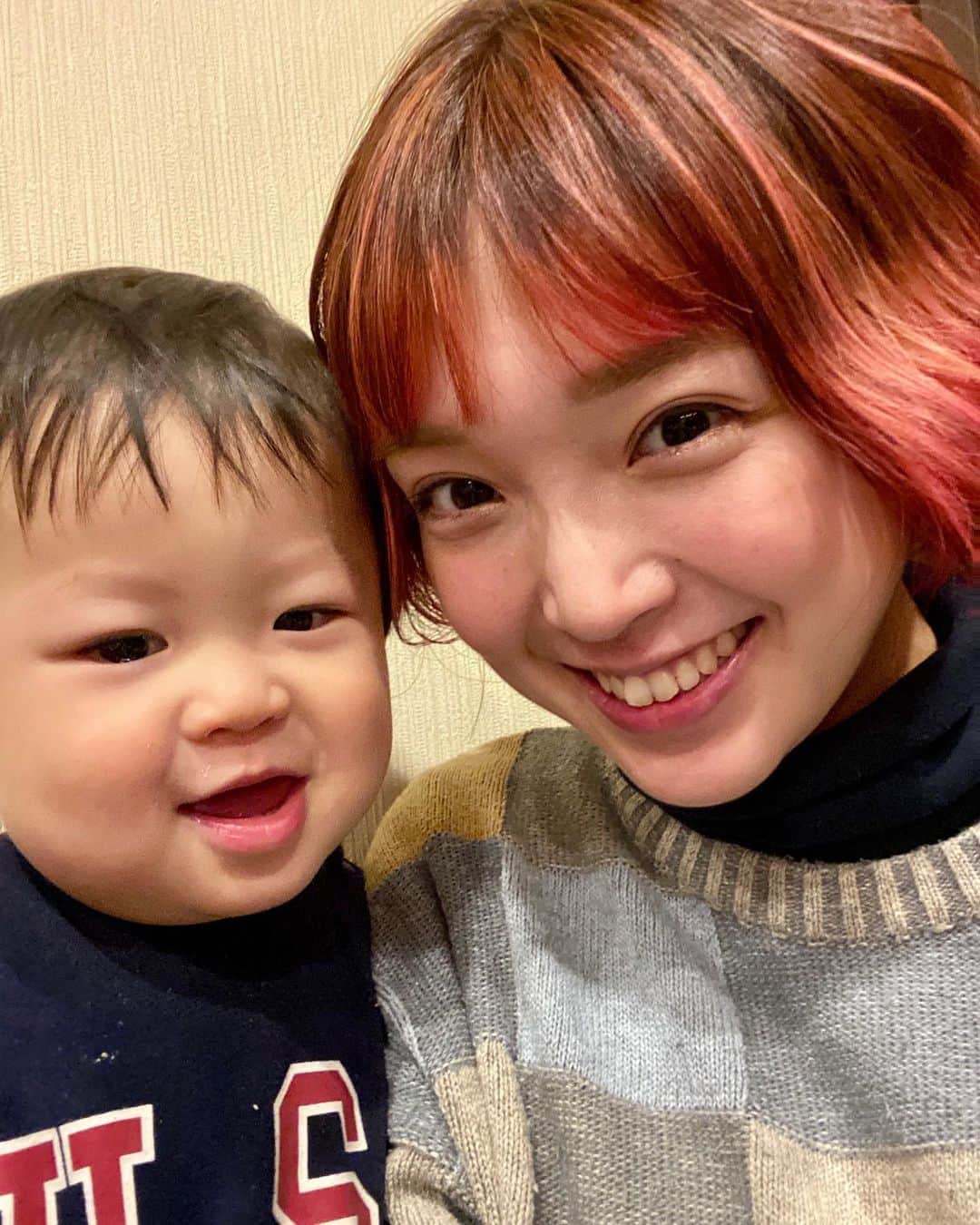 伊藤澄花のインスタグラム：「明けましておめでとうございます⛩ 2020年もよろしくお願いします🎍✨ そして私事ですが第二子を授かりました👶🏻 早くも息子くんがお兄ちゃんになります👦🏻💓 今年もパワフルに頑張ります！ はやくおせち食べたーい(笑) . .  #2020 #第二子妊娠中 #今年もよろしくお願いします #🎍」