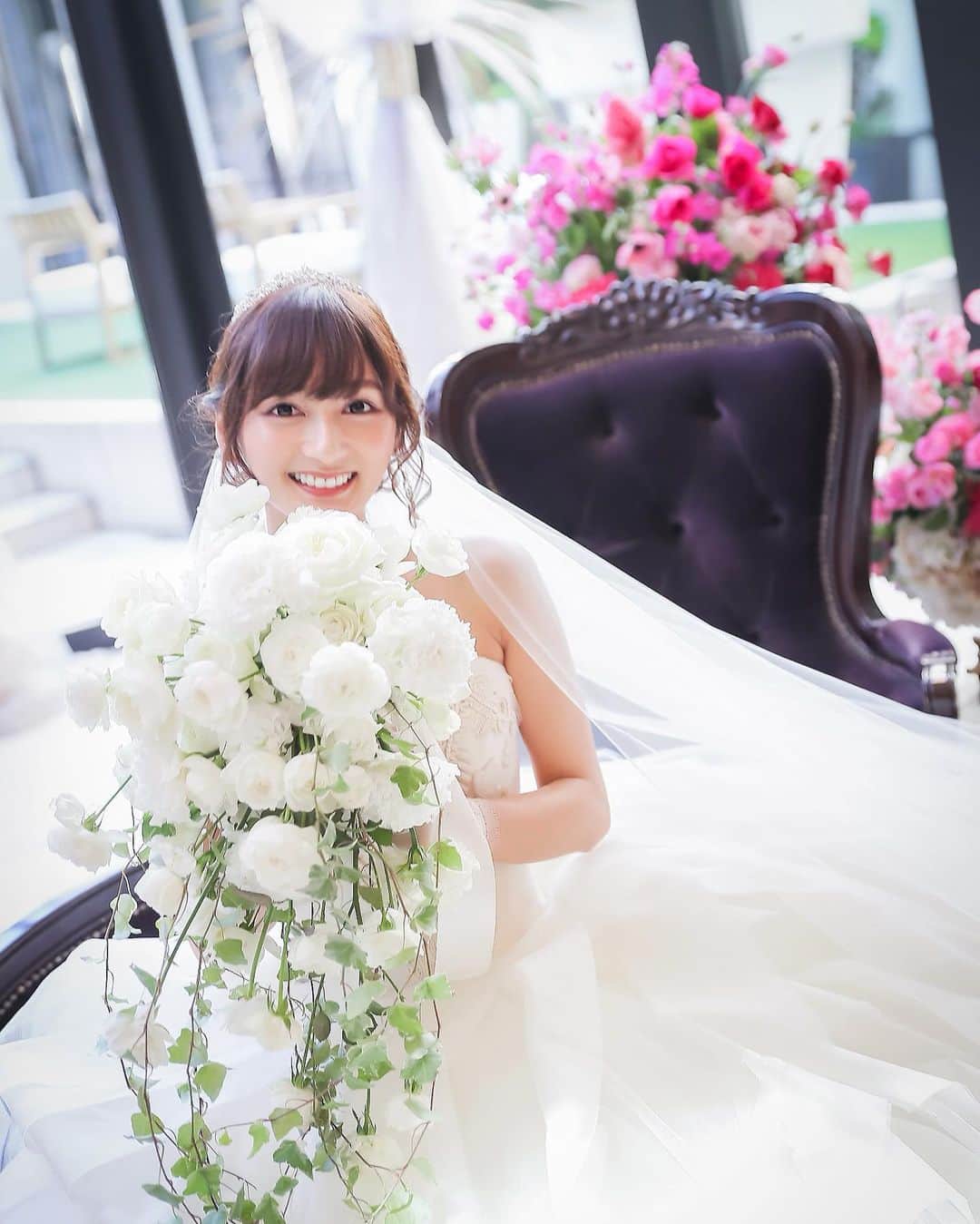 のインスタグラム：「💐2020💐  あけましておめでとうございます✨ 今年も皆様にとって幸せな年となりますように🌷  #happynewyear #2020 #20200101 #weddingdress #weddingphotography」