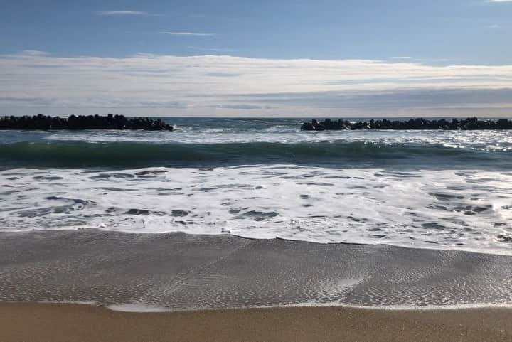のインスタグラム：「海もいいなぁ。。 . . ずっと眺めていられる🌊✨」