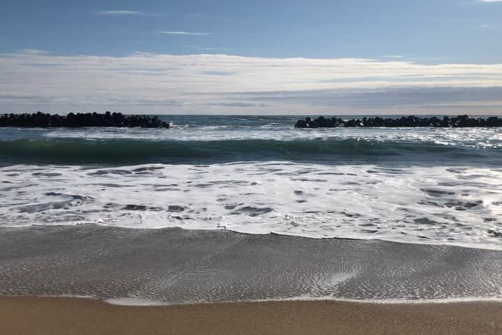 葉山めぐみのインスタグラム：「海もいいなぁ。。 . . ずっと眺めていられる🌊✨」