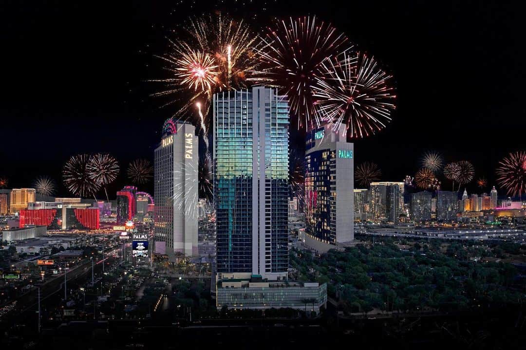 Palms Casino Resortのインスタグラム：「Let’s toast to a new decade.」