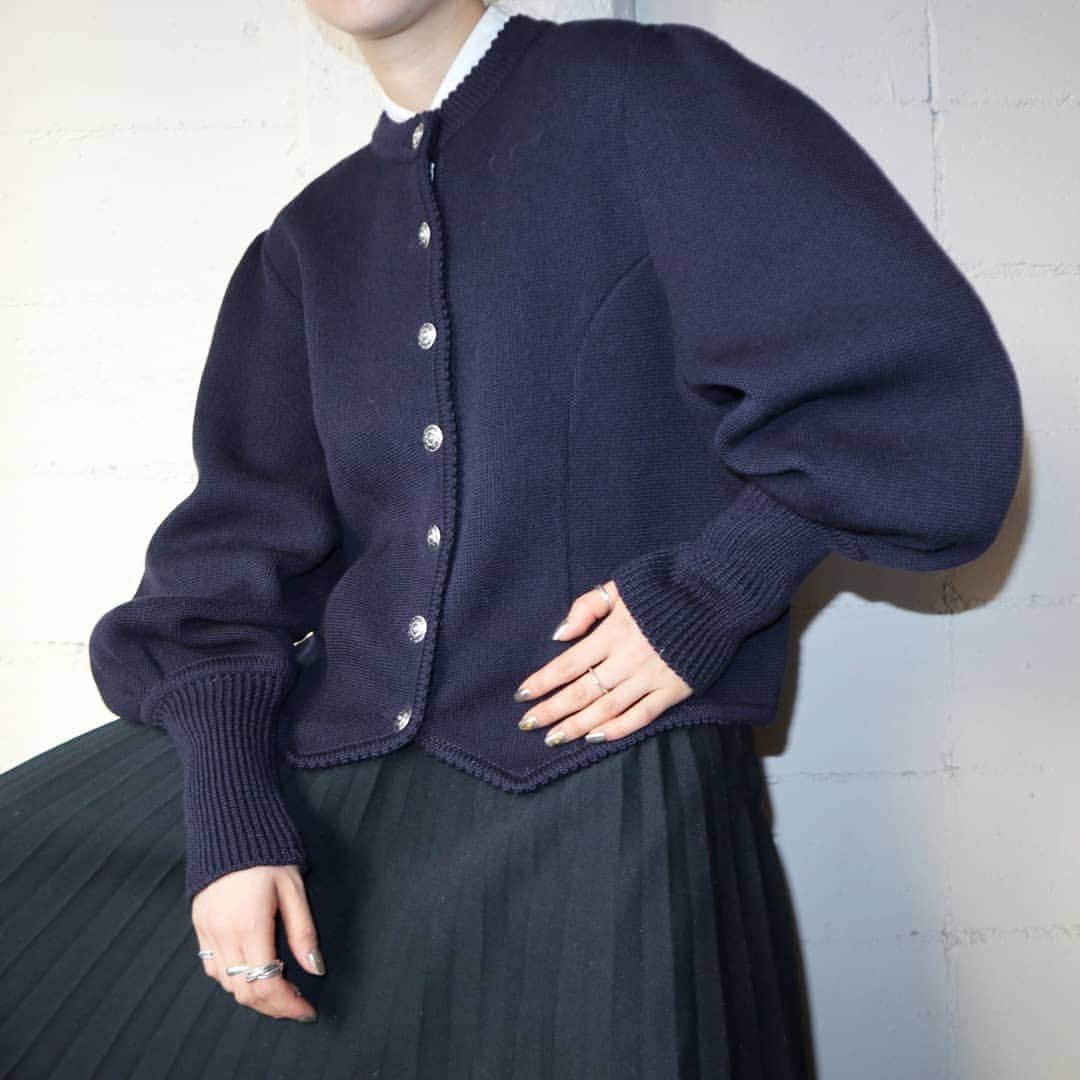 吉祥寺 古着屋 Orfeoのインスタグラム：「2020/1/3 NEW ARRIVAL  #orfeo #kichijoji #tokyo #vintage #used #fashion #coordinate #outfit  こちらの商品は1/3に店頭に並ぶ予定です。  コメント・DMでのお問い合わせ、お取り置き、通販は受け付けておりません  またメールでのお問い合わせもお返事が6日以降になることをご了承ください」
