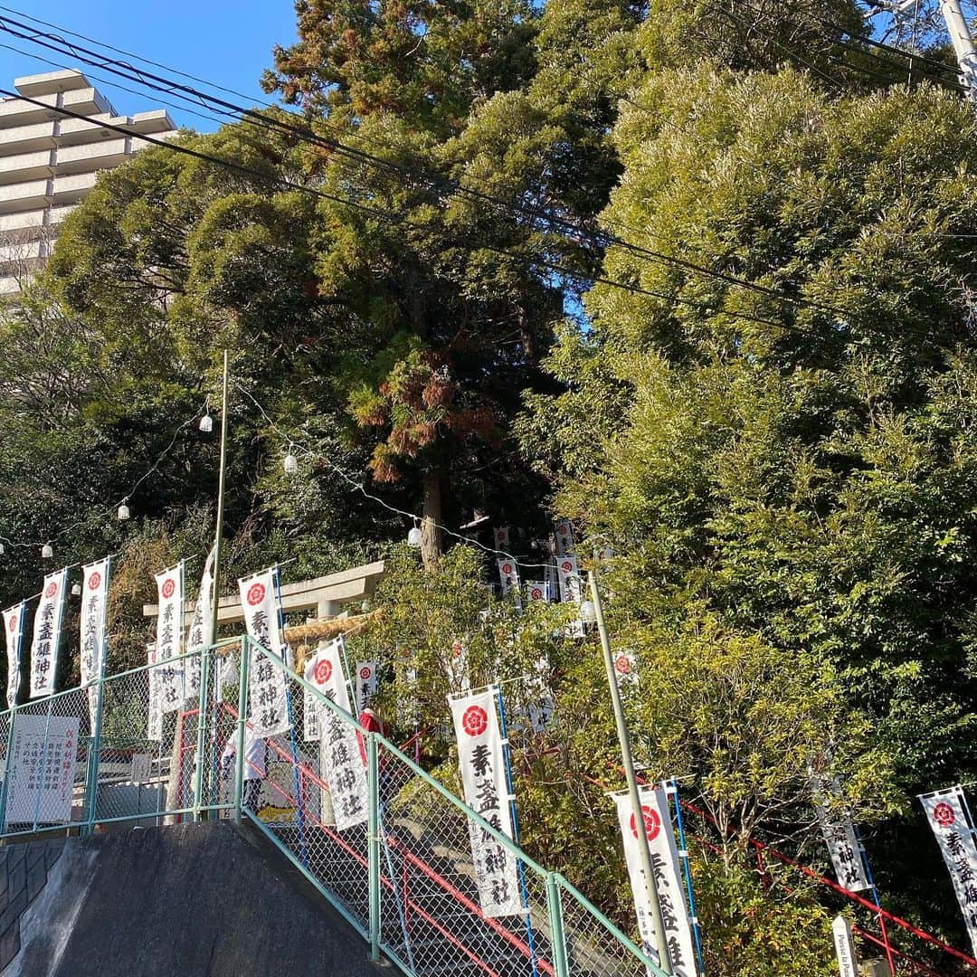 濱田卓実さんのインスタグラム写真 - (濱田卓実Instagram)「濵田家の年末年始 DAY06  実家近くの神社へ初詣 2020年も大きな病気や事故などなく過ごせますように  #濵田家の年末年始 #濵田家の休日 #素盞雄神社」1月1日 11時48分 - hama0114