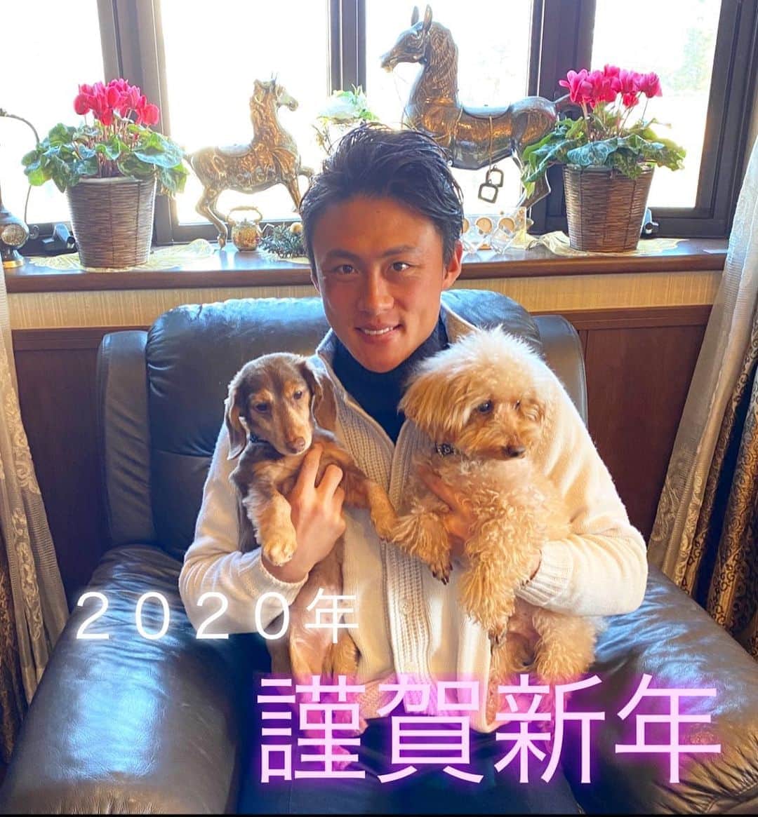 李忠成さんのインスタグラム写真 - (李忠成Instagram)「新年あけましておめでとうございます🌅皆様にとって幸せ多き年でありますように😄 今年もどうぞよろしくお願い致します。 京都でお待ちしております🏟 #2020年　#謹賀新年　#happynewyear」1月1日 12時04分 - tadanarilee_official