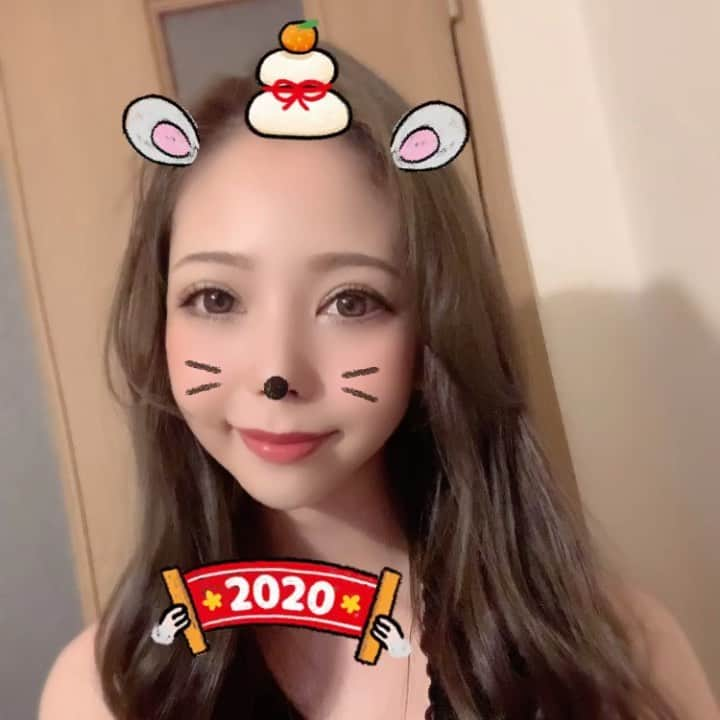 神ユキのインスタグラム：「❤️HAPPY😁NEW✨YEAR🎍❤️ #AV女優8年目 #神尻 #2020年  #令和二年 #令和最初 #謹賀新年  #あけましておめでとう  #明けましておめでとう #今年も宜しく #今年もよろしく  #令和初のお正月  #初日の出  #ねずみ #ネズミ」