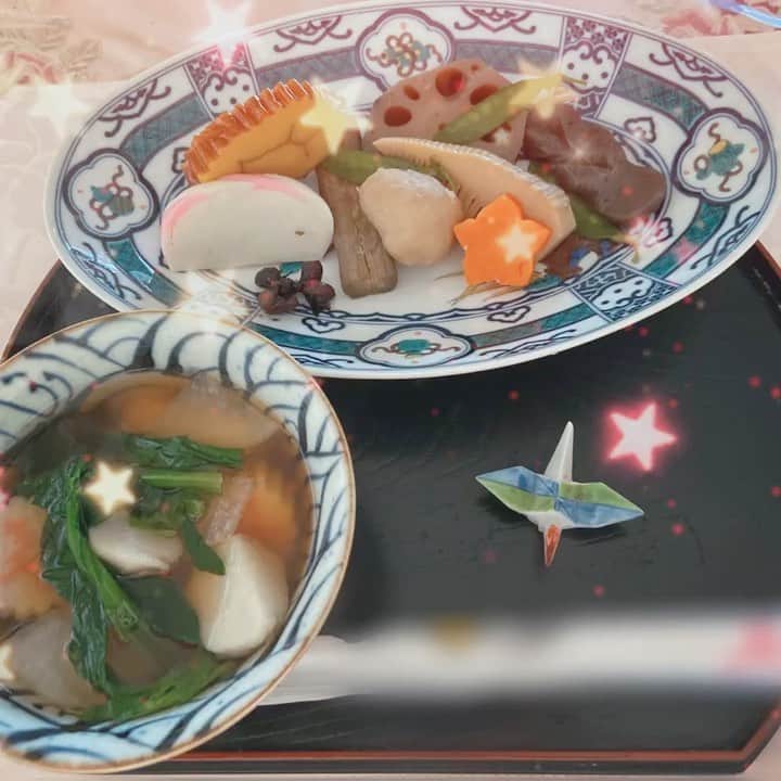 MAYUMIのインスタグラム：「✿ нарру иеш уеая ✿  令和2年♫  ステキな1年となりますように✨  本年もよろしくお願いします( ´ ▽ ` )ﾉ」