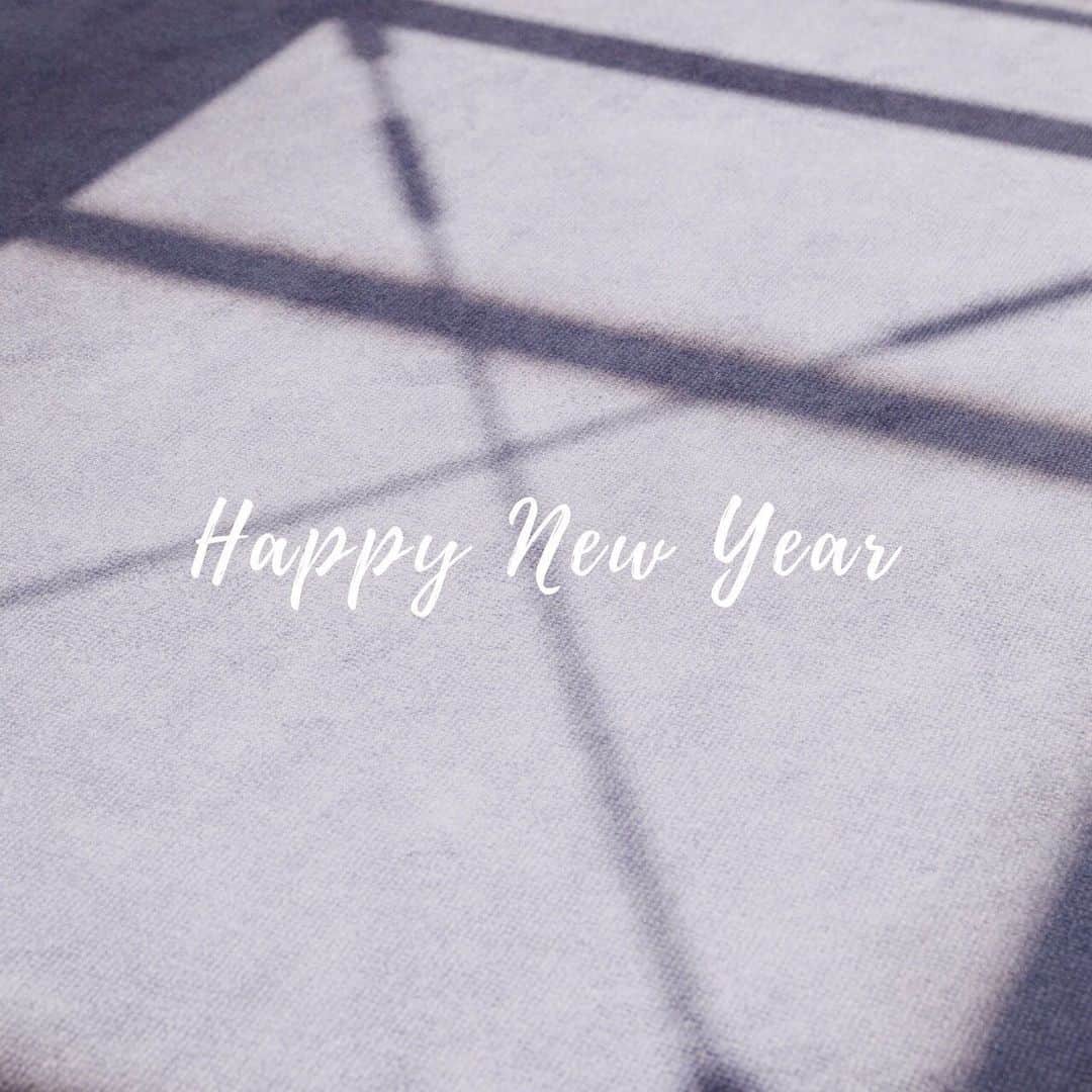 Moname Official Instagramさんのインスタグラム写真 - (Moname Official InstagramInstagram)「. Happy New Year🎍 . あけましておめでとうございます。 2020年もMonameをよろしくお願いいたします。 . #happynewyear#newyear#thankyou」1月1日 12時38分 - moname.official