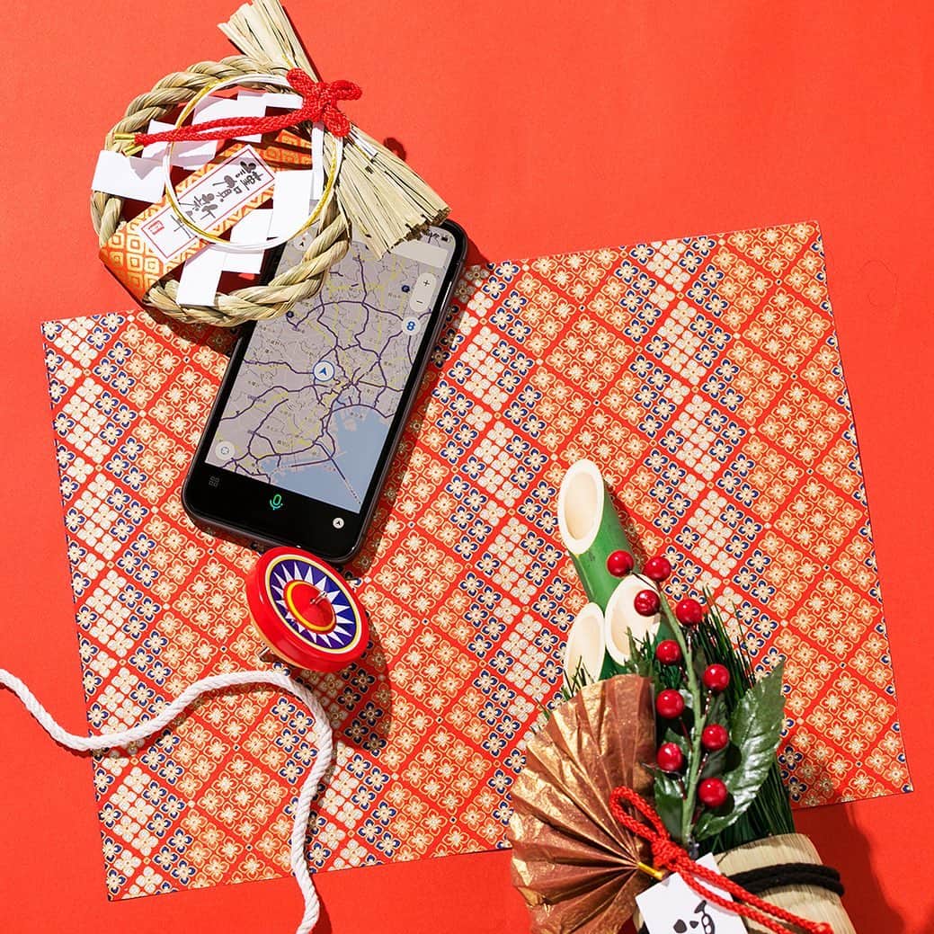 LINE Clovaのインスタグラム：「⁎﻿ そしてLINEカーナビからも…﻿ あけましておめでとうございます🚗🎉﻿ ﻿ 2020年はさらに、安全で楽しい運転のサポートに全力を尽くし、良きドライビングパートナーを目指します。﻿ ﻿ 今年もよろしくお願いいたします🍀﻿ ﻿ ﻿ - - - - - - - - - - - - - - - - - - - - - - - - - -﻿ 𝕡𝕙𝕠𝕥𝕠 𝕓𝕪﻿ Masashi Takahashi」