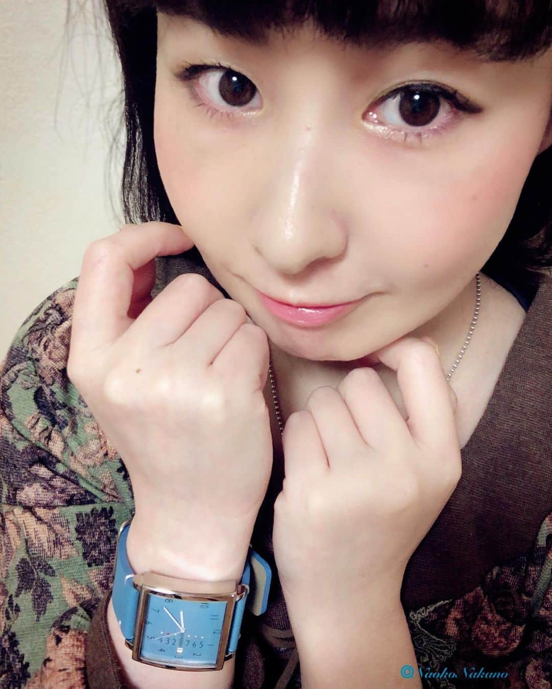 中野菜保子さんのインスタグラム写真 - (中野菜保子Instagram)「. 「あけおめです⌚️新しい年がやってきた」 @nomonday_jp . 写真は🍎🍎🍎🍎🍎🍎🍎🍎枚です☆ . 1:2020 3:中野の手 8:よろしくね♪ . . あけまして おめでとう こまざいます🌄🌄🌄 . 今年も宜しく お願い申し上げます⛩⛩⛩ . . ご機嫌いかがですか？（≧∇≦）？ . 今年は 暴飲暴食をひかえよう！ とおもたけど お正月もやはり美味しい。。 . 健康に気をつけて 皆様と一緒に 楽しい1年にしたいです🎶😊🎶 . ********** ↓and moreアメブロ↓ http://ameblo.jp/futonsoshi/ ********** . 元日の時計は 「No Monday(ノーマンデー・ @nomonday_jp) . クーポンコード【naoko1210】使用で 10%OFFです🌟🎍🌟 . . お正月🎍を、おやすみを シアワセに感じるのは 普段しっかり生きたから、 と思う。 . なんだかんだw . 丸くなりすぎず 時には四角くく角つくって 尖って生きるのもいい🌹🌹🌹 . そんな気持ちになる時計です☆ . 今年も攻める‼️ やったるで❗️❗️❗️ . 皆様の1年も それぞれが願う毎日で ありますように💫💫💫 ＊ ＊ ＊ #nomonday #ノーマンデー #時計 #腕時計 #手元倶楽部 #お正月太り  #ねずみどし #手元くらぶ #あけおめ #ことよろ #月曜なんて怖くない #モダンガール #sinpleisbest #ワンピース好き  #中野菜保子 #俳優 #actor #moviestar #時計収集家 #使う派 #ヘプバーン #夢叶う #人目を惹く #形にとらわれない #変化する人 #調和のとれた感覚 #天使の笑顔 #諦めない #実力派 #みんな良い1年でありますように @nomonday_jp @syanhaijitensya」1月1日 23時49分 - naokonakano8319