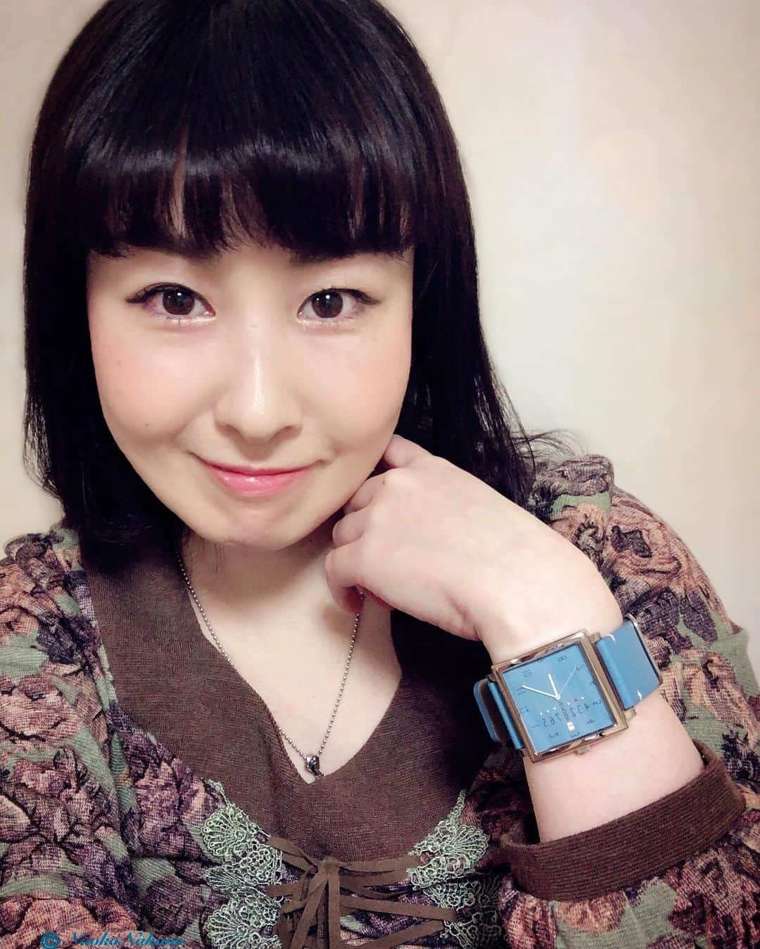 中野菜保子さんのインスタグラム写真 - (中野菜保子Instagram)「. 「あけおめです⌚️新しい年がやってきた」 @nomonday_jp . 写真は🍎🍎🍎🍎🍎🍎🍎🍎枚です☆ . 1:2020 3:中野の手 8:よろしくね♪ . . あけまして おめでとう こまざいます🌄🌄🌄 . 今年も宜しく お願い申し上げます⛩⛩⛩ . . ご機嫌いかがですか？（≧∇≦）？ . 今年は 暴飲暴食をひかえよう！ とおもたけど お正月もやはり美味しい。。 . 健康に気をつけて 皆様と一緒に 楽しい1年にしたいです🎶😊🎶 . ********** ↓and moreアメブロ↓ http://ameblo.jp/futonsoshi/ ********** . 元日の時計は 「No Monday(ノーマンデー・ @nomonday_jp) . クーポンコード【naoko1210】使用で 10%OFFです🌟🎍🌟 . . お正月🎍を、おやすみを シアワセに感じるのは 普段しっかり生きたから、 と思う。 . なんだかんだw . 丸くなりすぎず 時には四角くく角つくって 尖って生きるのもいい🌹🌹🌹 . そんな気持ちになる時計です☆ . 今年も攻める‼️ やったるで❗️❗️❗️ . 皆様の1年も それぞれが願う毎日で ありますように💫💫💫 ＊ ＊ ＊ #nomonday #ノーマンデー #時計 #腕時計 #手元倶楽部 #お正月太り  #ねずみどし #手元くらぶ #あけおめ #ことよろ #月曜なんて怖くない #モダンガール #sinpleisbest #ワンピース好き  #中野菜保子 #俳優 #actor #moviestar #時計収集家 #使う派 #ヘプバーン #夢叶う #人目を惹く #形にとらわれない #変化する人 #調和のとれた感覚 #天使の笑顔 #諦めない #実力派 #みんな良い1年でありますように @nomonday_jp @syanhaijitensya」1月1日 23時49分 - naokonakano8319