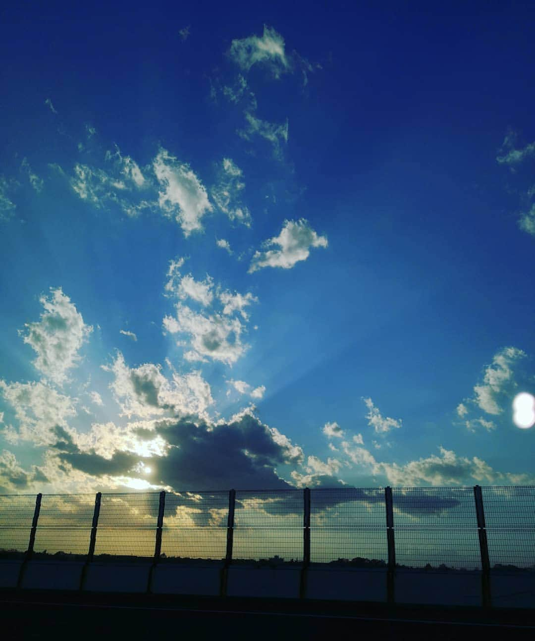 華耀きらりさんのインスタグラム写真 - (華耀きらりInstagram)「新年明けましておめでとうございます！ . 学ぶ事が多く奮闘する日々です。 . 沢山の方々との出会いやご縁に感謝してます。本年も宜しくお願い致します。 . 皆様にとって素敵な一年になりますように, いつもありがとうございます。 . 2020年  元旦  華耀きらり . #2020年 #明けましておめでとうございます🌅  #オリンピックイヤー #華耀きらり」1月1日 22時16分 - hi__kirari_kayo