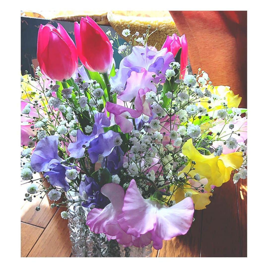理絵さんのインスタグラム写真 - (理絵Instagram)「💗💐💗 .  #flowers #flower #꽃 #fiore #花」1月1日 22時28分 - ____rie____