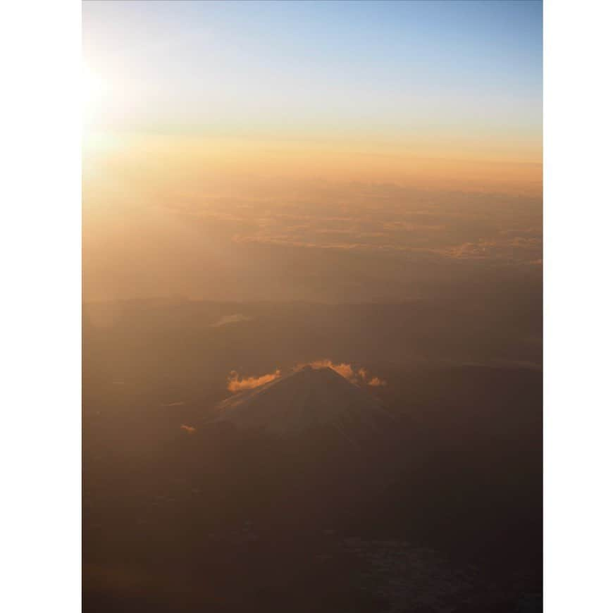 佐野勇斗さんのインスタグラム写真 - (佐野勇斗Instagram)「明けましておめでとうございます！  2019年は、 たくさんいいねやコメント 本当にありがとうございました！  嬉しかったっす！  2020年もたくさんの方に見ていただけるように頑張ります☺️ #佐野勇斗 #MILK」1月1日 22時29分 - sanohayato_milk