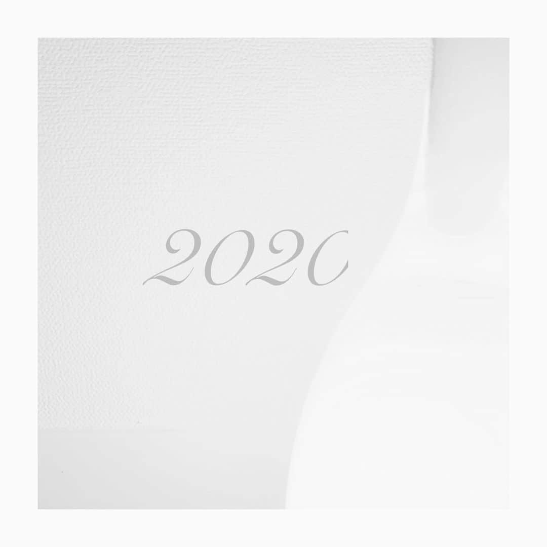 松雪泰子さんのインスタグラム写真 - (松雪泰子Instagram)「2020年今年もよろしく お願いいたします 変容と調和がもたらされる 良い一年になりますよう」1月1日 23時02分 - yasukomatsuyuki_official
