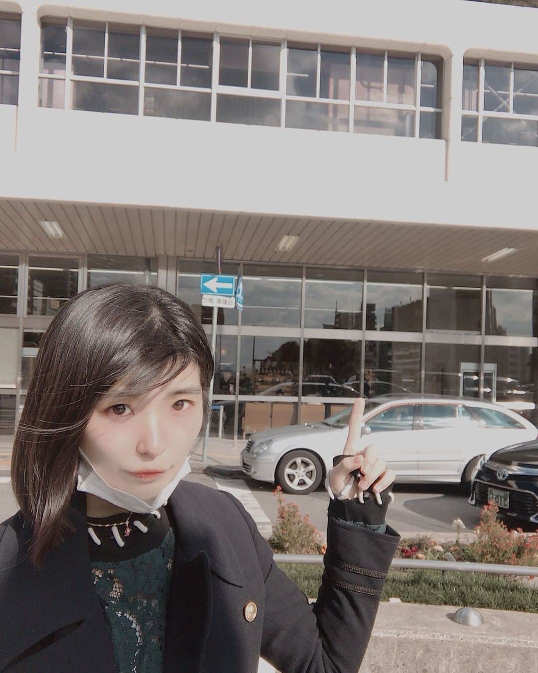 東雲れいかのインスタグラム：「2020年、 あけましておめでとうございます⛩ また新たな気持ちで自分らしく進みます。 去年も皆さんのおかげで大切な1年になりました！ ありがとう！！ 今年もよろしくお願いします。🐶 #神戸」