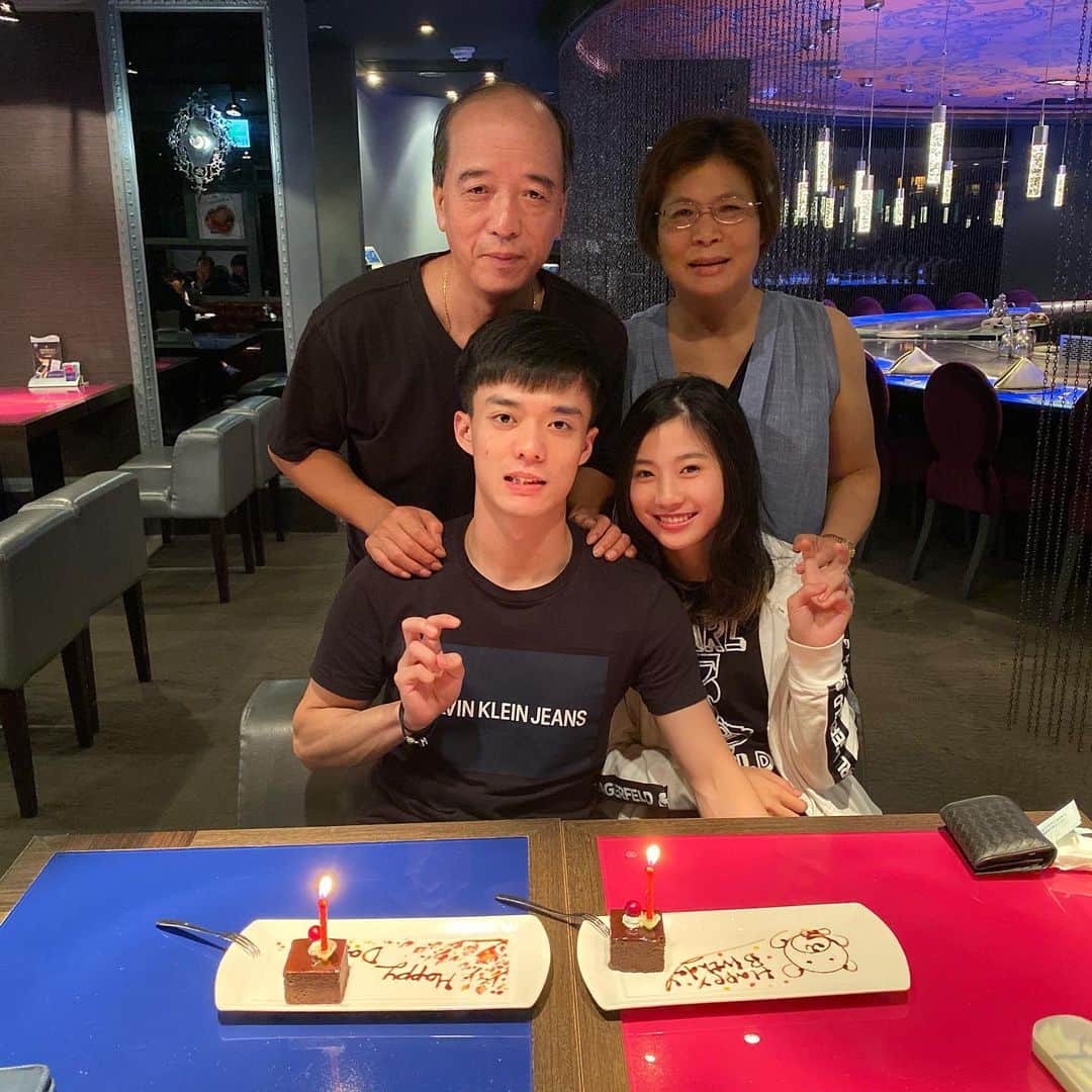 曹志イのインスタグラム：「感謝我的家人❤️」