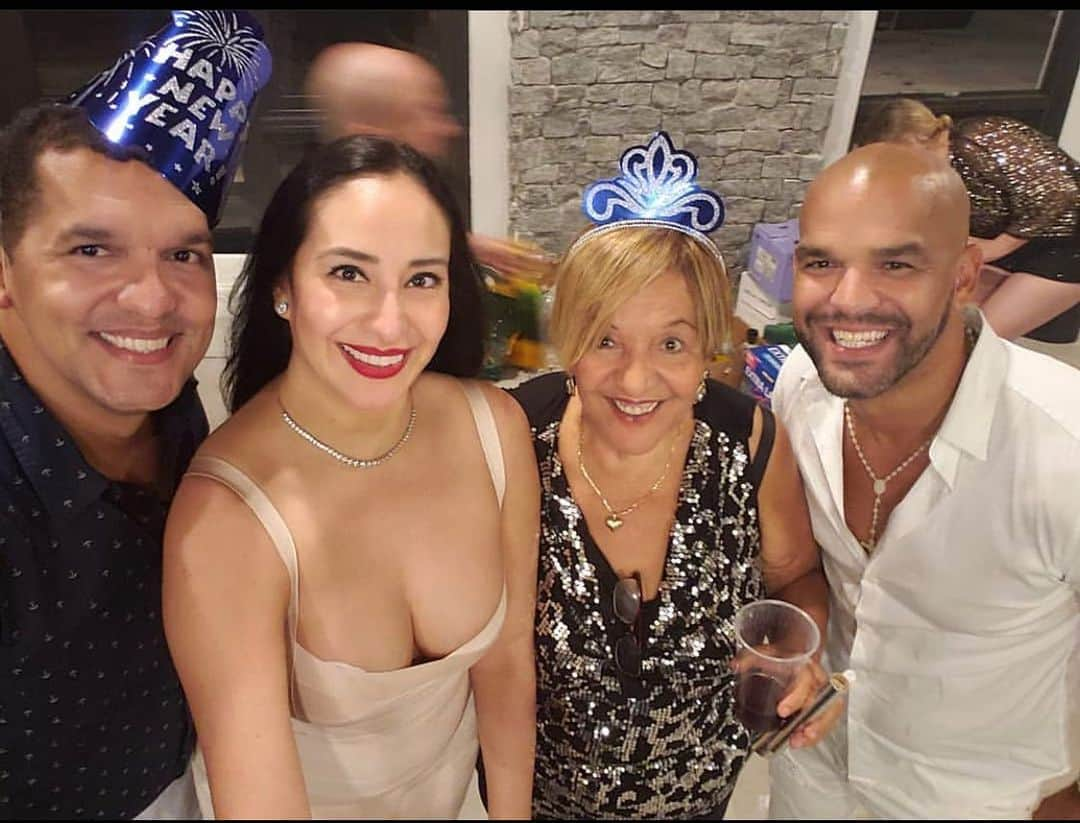 アマウリー・ノラスコさんのインスタグラム写真 - (アマウリー・ノラスコInstagram)「Happy New Year ! 🎊」1月1日 23時34分 - amaurynolasco