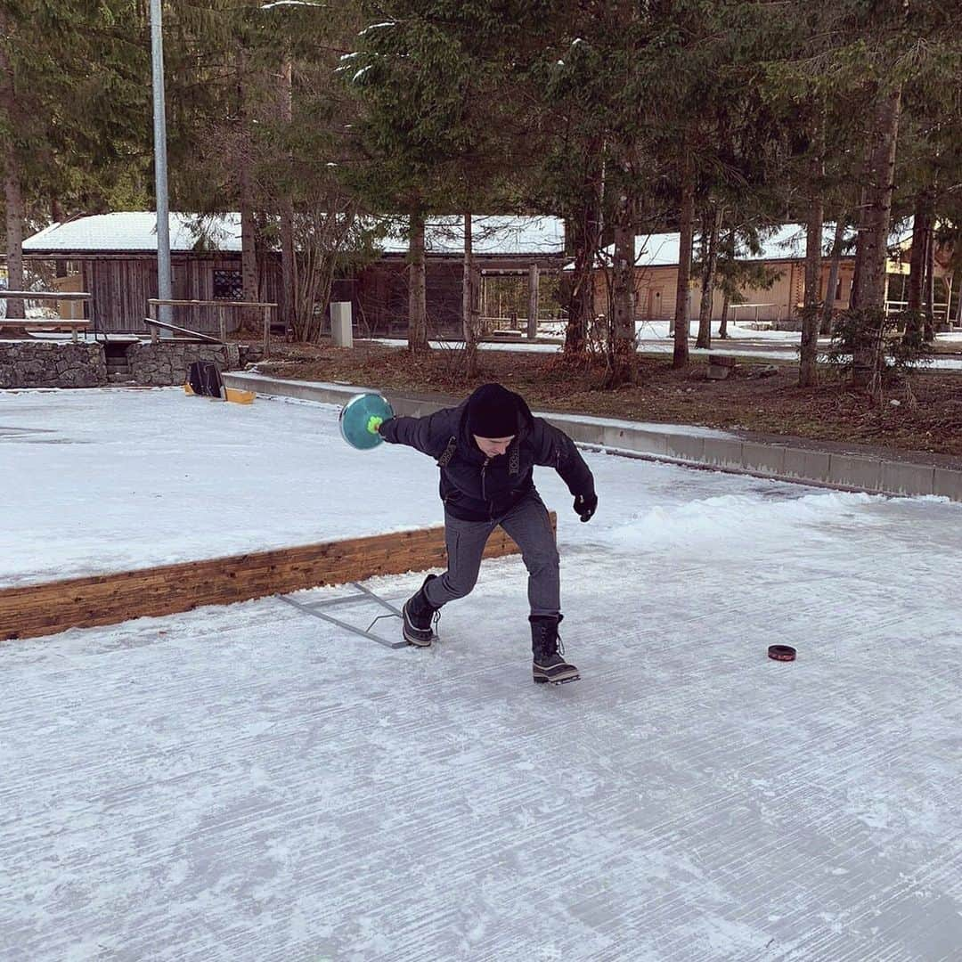 フィリップ・ラームさんのインスタグラム写真 - (フィリップ・ラームInstagram)「Mit Schwung ins neue Jahr 😉 Ich wünsche euch ein frohes, gesundes Jahr 2020! Swinging into the new year 😀 I wish you a happy and healthy year 2020!」1月1日 23時35分 - philipplahm