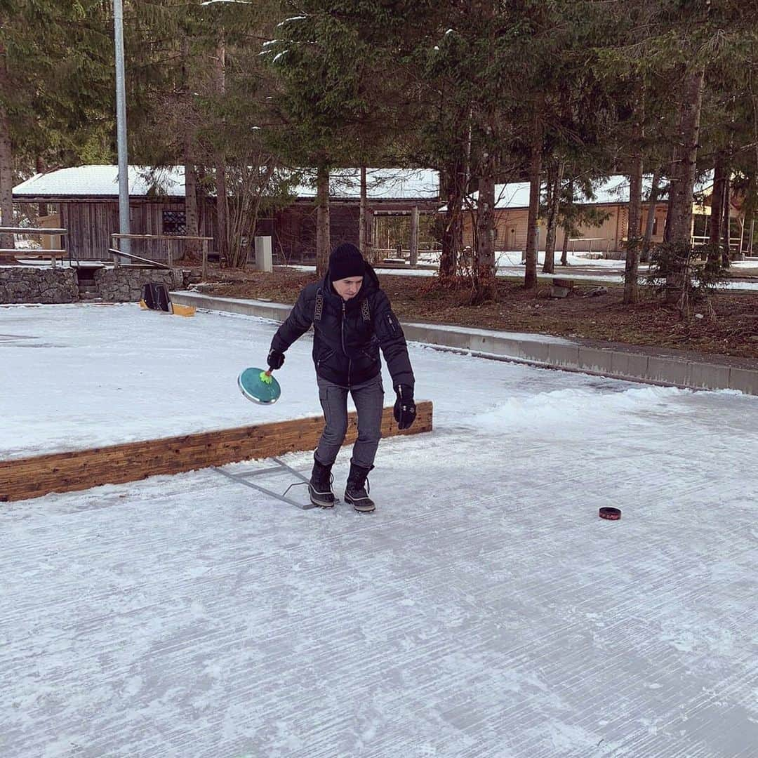 フィリップ・ラームさんのインスタグラム写真 - (フィリップ・ラームInstagram)「Mit Schwung ins neue Jahr 😉 Ich wünsche euch ein frohes, gesundes Jahr 2020! Swinging into the new year 😀 I wish you a happy and healthy year 2020!」1月1日 23時35分 - philipplahm