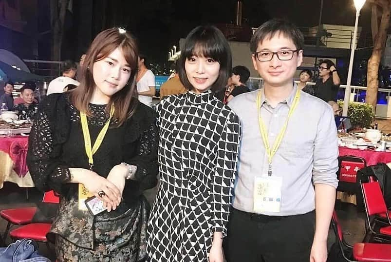 山戸結希さんのインスタグラム写真 - (山戸結希Instagram)「Short Text for Kaohsiung Film Festival International Short Film Competition - ⑴  Last October, I was fortunate to attend the Kaohsiung Film Festival 高雄電影節 as a jury for the International Short Film Competition. Here are a few short thoughts on these unforgettable days.  At center-stage for my trip was the 30 short films in competition. These were amazing well made, and I could feel the energies of the newest generation of Taiwanese filmmakers.  I’ll mention a few here which left a particularly strong impression on me.  I’ll first mention the Jury Prize winner, TIPTOE by LIN I-Ju. I had a few thoughts on Lin’s point of view, her gaze. Through suitable camera positioning, she created an brilliant cinematography. Where you fight to place your camera won’t simply shine a light on your story, but will create a bright treasure for Taiwanese film.  till next time by Paulie HUANG Chih-Chia. I commend you for your abilities in filming water from many sides,  and for taking the absolute to show it in relative terms.  Rising Sun by CHENG Ya-Chih. I loved your high artistry, showing the distance between two young boys in nature.  The Sound of Falling by LIN Chien-Yu. Portrays a spiritual world in three dimensions and conveys the soul of the characters. The last sequence of this film is a single long-shot, and seems to have required careful planning for its success. I was impressed that director Lin was able to achieve this.  To all the winners, the filmmakers I mentioned here, and to all the participants, I have tremendous respect for all these young filmmakers, and look forward to their next works.  #KaohsiungFilmFestival #高雄電影節 #ukiyamato」1月1日 23時39分 - yamato_uk