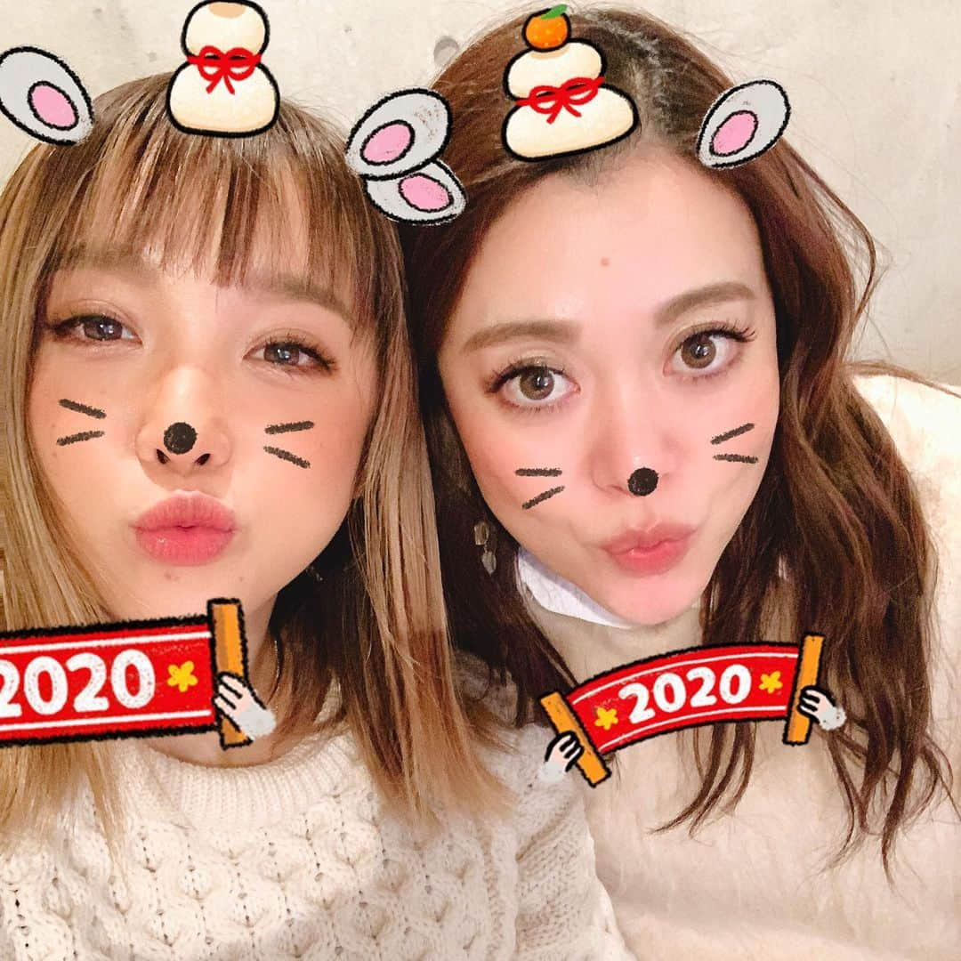 マイコ さんのインスタグラム写真 - (マイコ Instagram)「* あけましておめでとうございます🎍 瞬きの速さで 2020年が来ました。 なぜなら、 大晦日に冷蔵庫壊れたからw 良くないことは 去年に全部置いてきたので、 年女、冷蔵庫と共に、 スッキリサッパリ新品の新年です☺︎ 今年もよろしくお願いします🐭♡ ・ ・ ・ ・ #2020#newyear#子年#年女#一日一笑」1月1日 14時42分 - maicorori