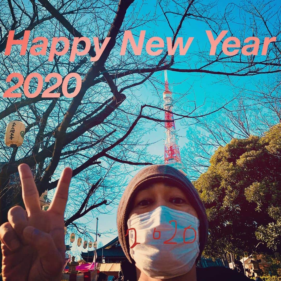 安田顕さんのインスタグラム写真 - (安田顕Instagram)「あけましておめでとうございます。 今年もよろしくお願い致します。 令和二年　安田顕」1月1日 14時50分 - yasu_da_ken