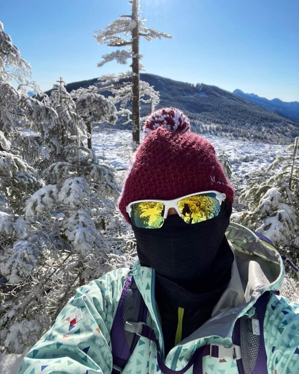 福田麻衣のインスタグラム：「あけましておめでとうございます！ 雪山で2020年を迎えました🏔  皆さま今年もよろしくお願いします！」