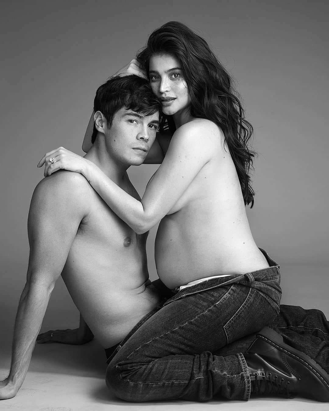 アン・カーティスのインスタグラム：「2020 is going to be the best chapter of our love story Mon amour @erwan. I just know it.  Happy New Year from The Heussaff’s everyone 🎉🎊🎉! . P.S - yes, this includes; Dirty diapers, late nights, loud crying, hiccups, little giggles and little kisses.. EVERYTHING ❤️ We got this. . 📷: @markednicdao. 👖: @pamquinones. 💄: @robbiepinera. 💆🏻‍♀️: @santiagoraymond.」